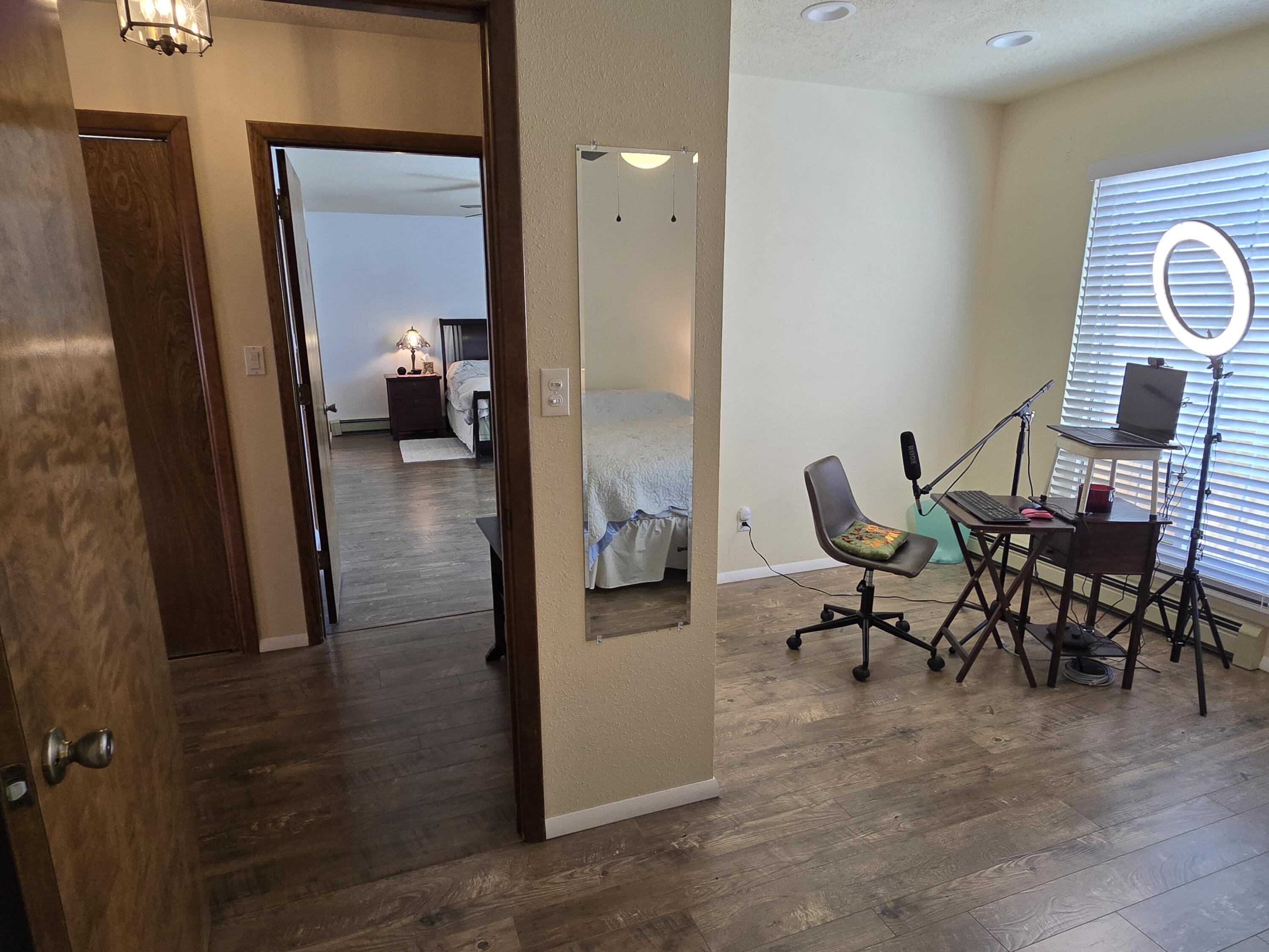 6605 Casa Loma NE