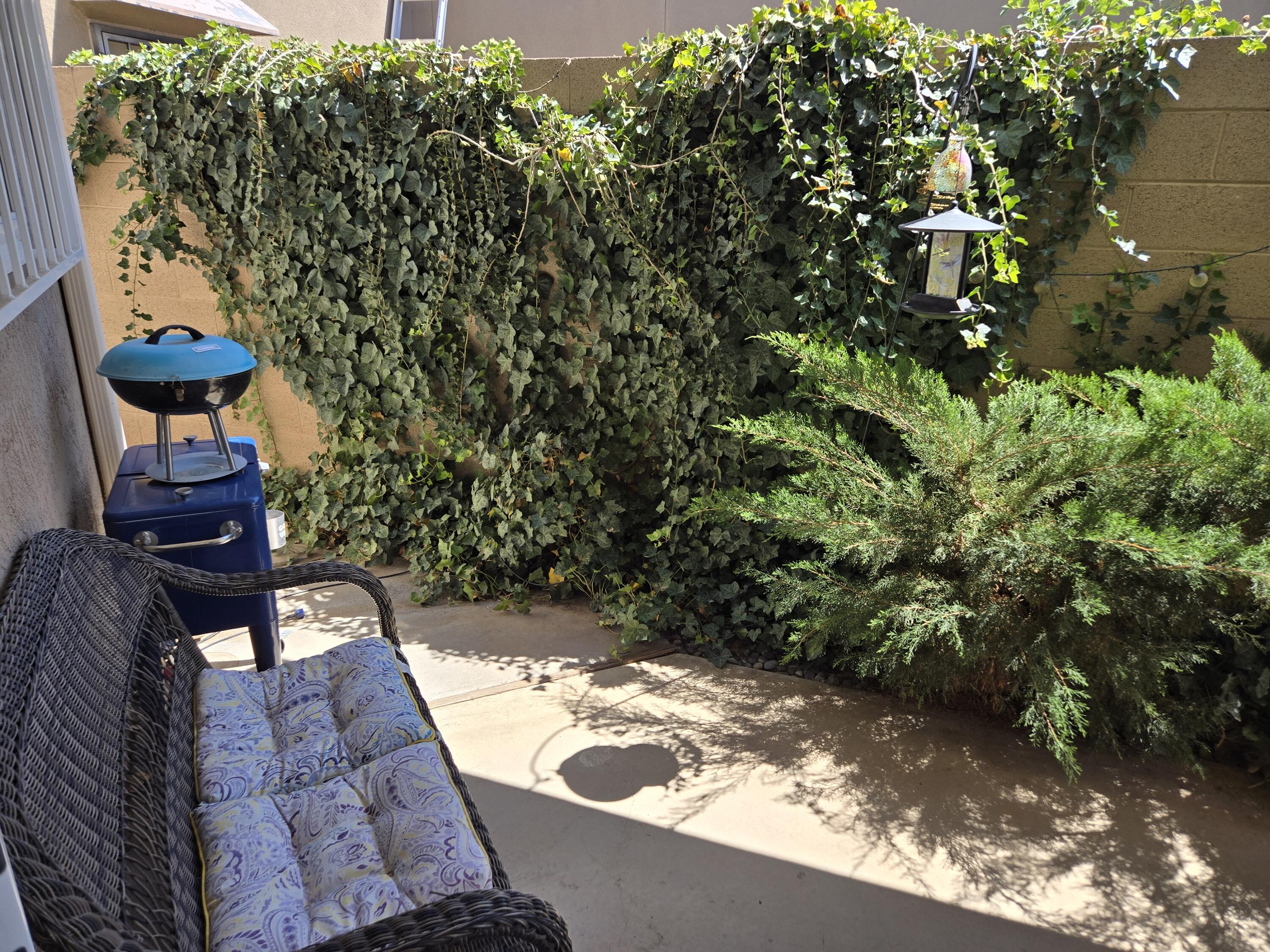 6605 Casa Loma NE