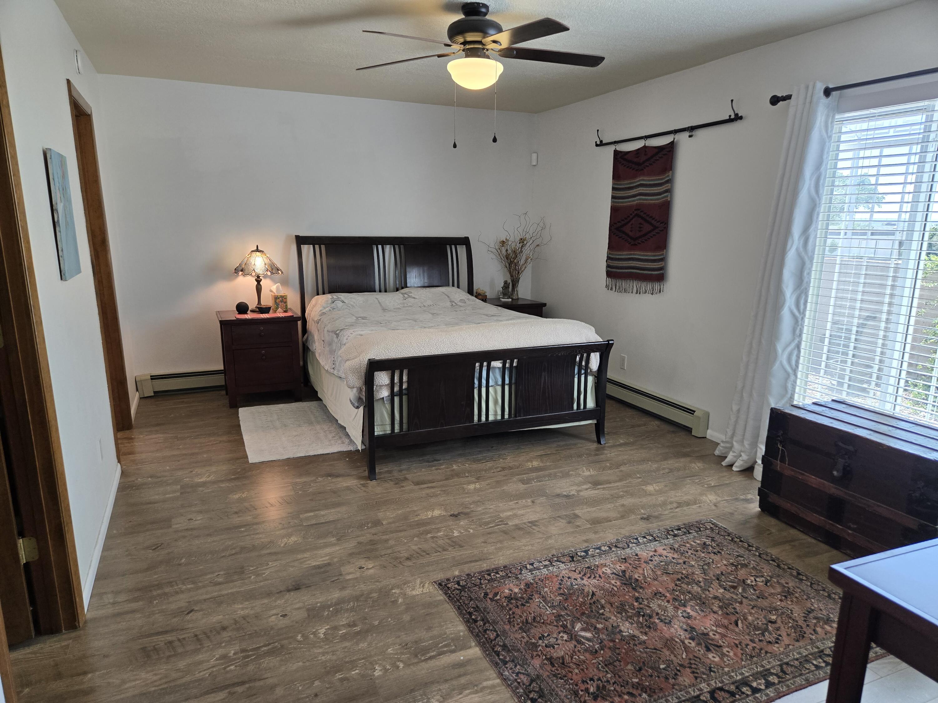 6605 Casa Loma NE