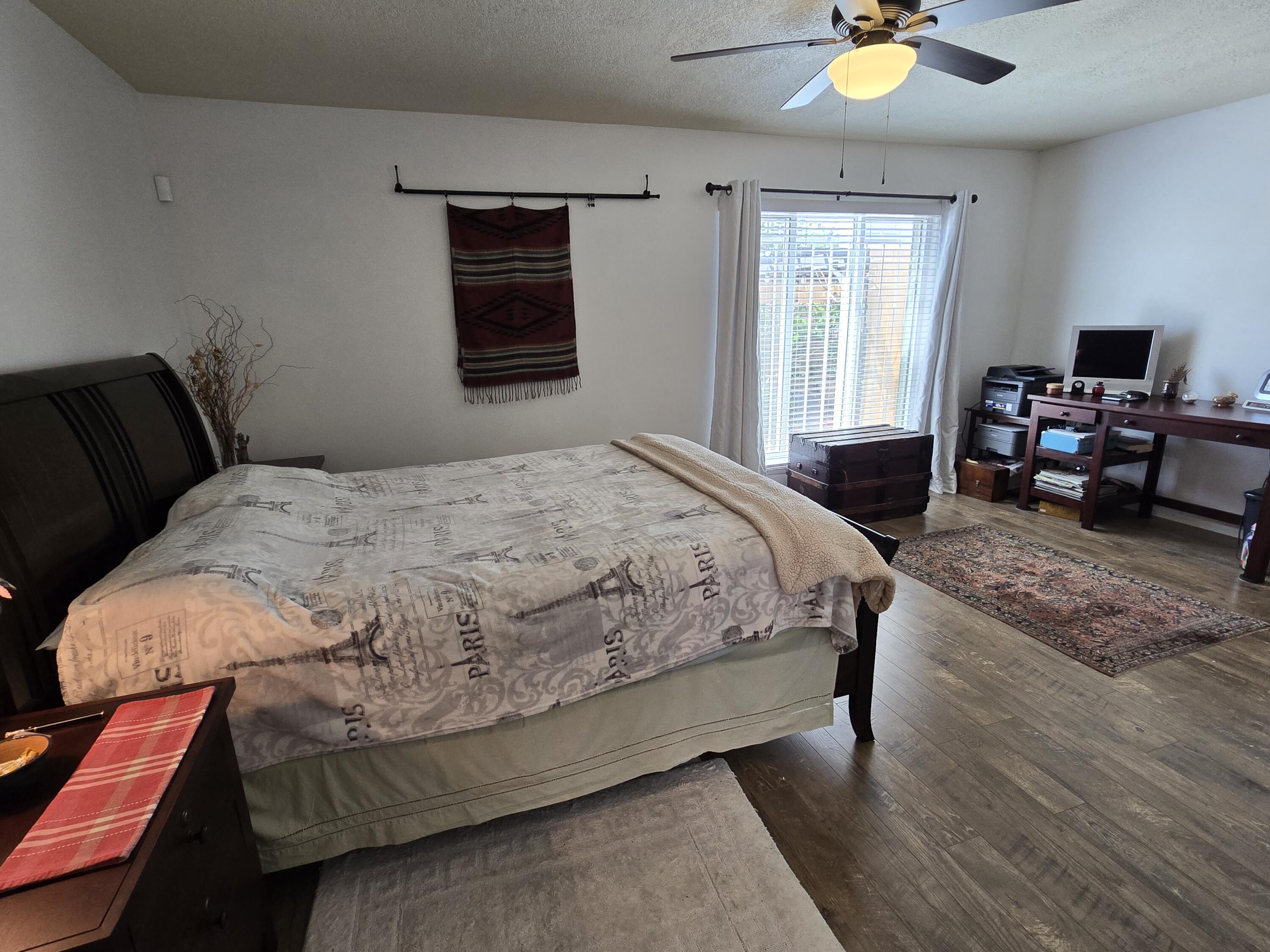 6605 Casa Loma NE