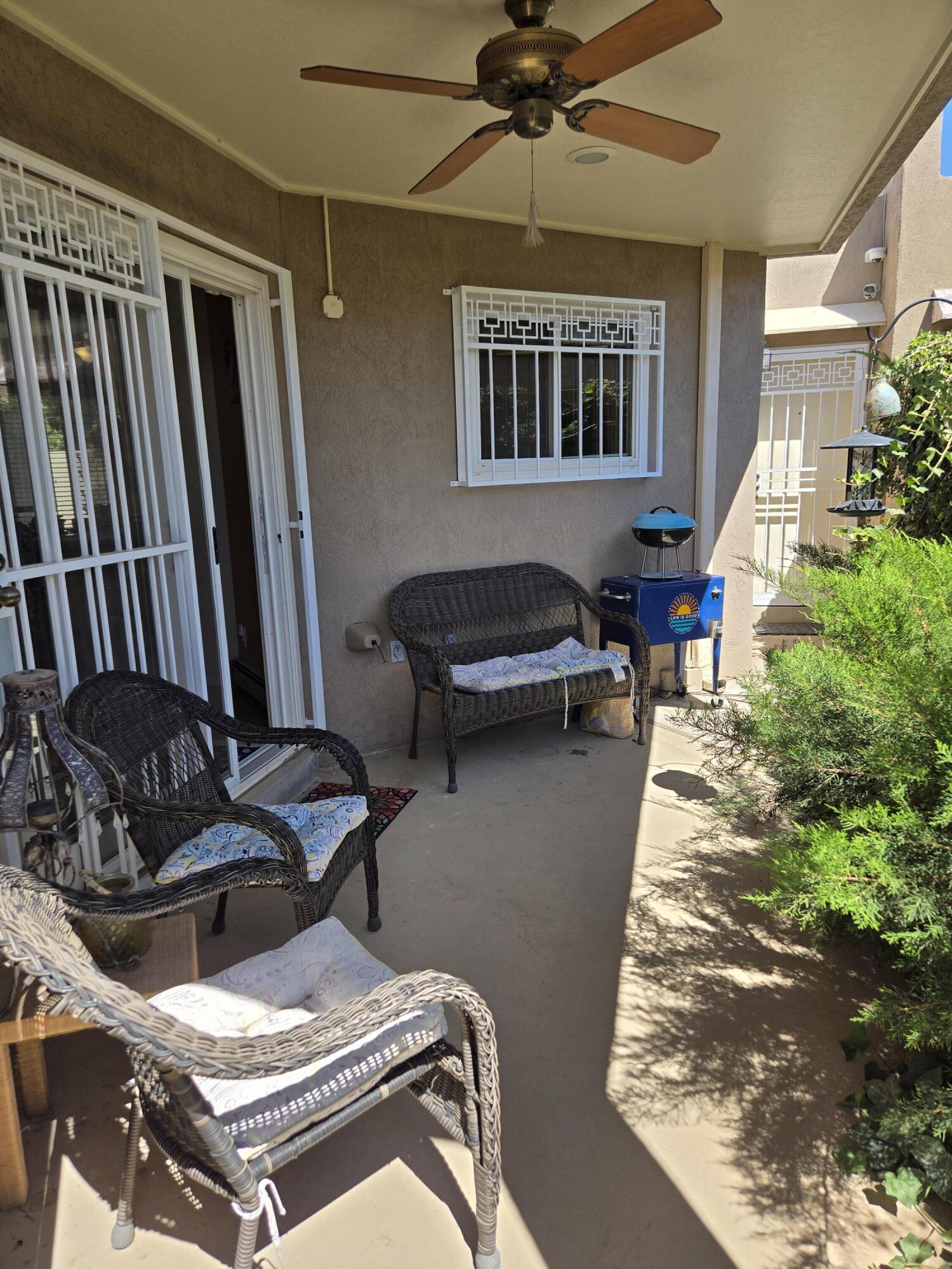 6605 Casa Loma NE