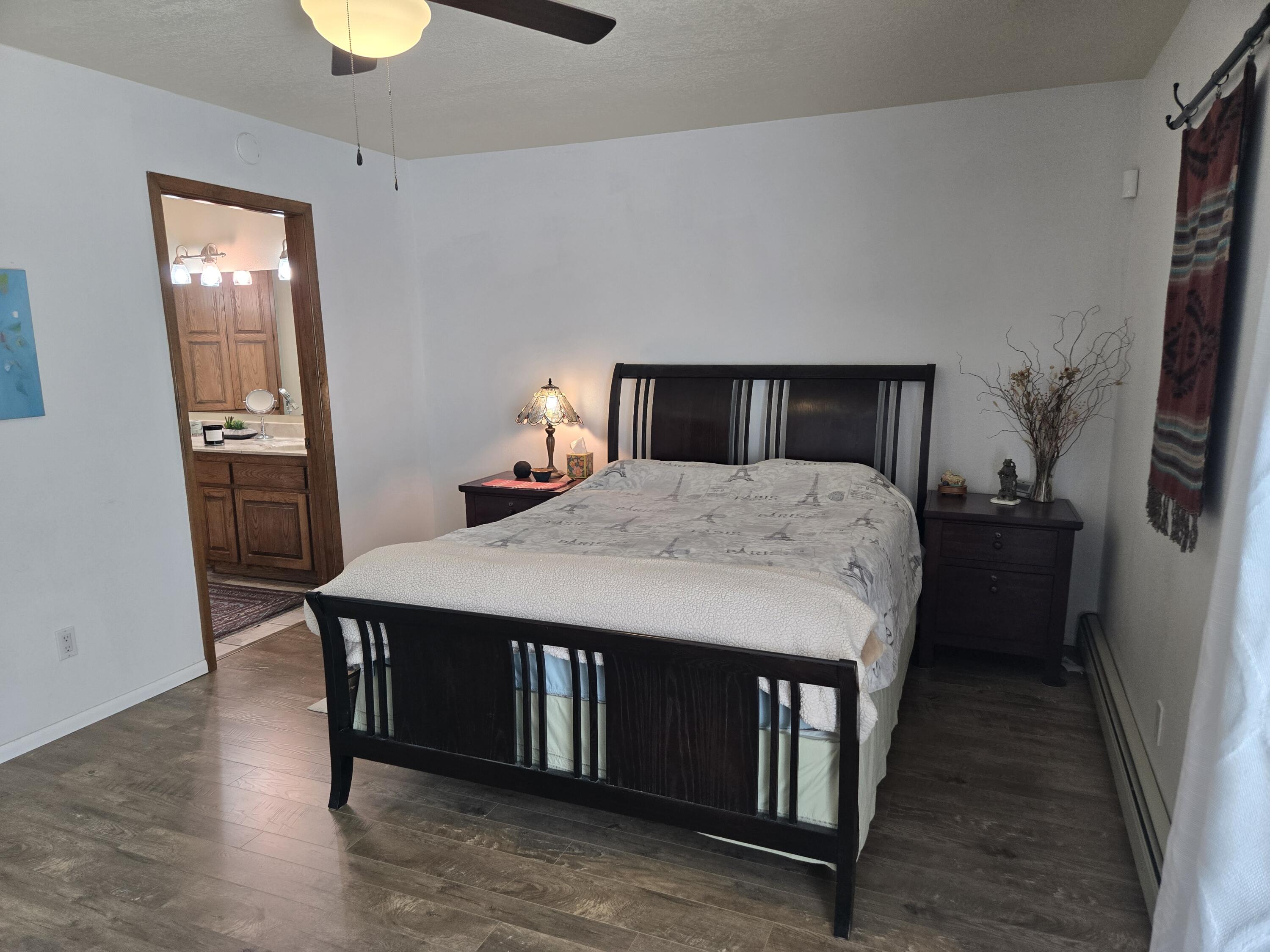 6605 Casa Loma NE