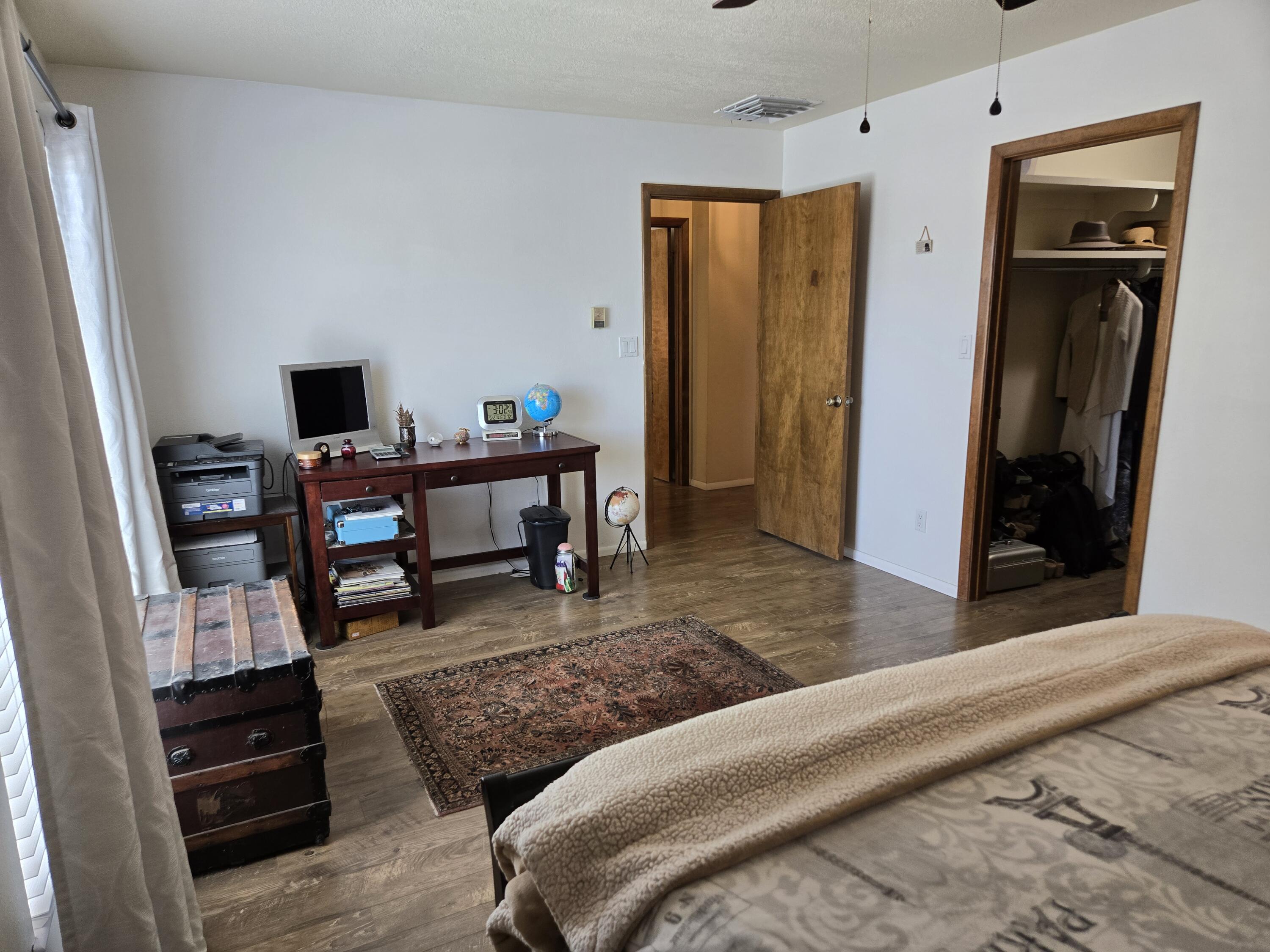 6605 Casa Loma NE