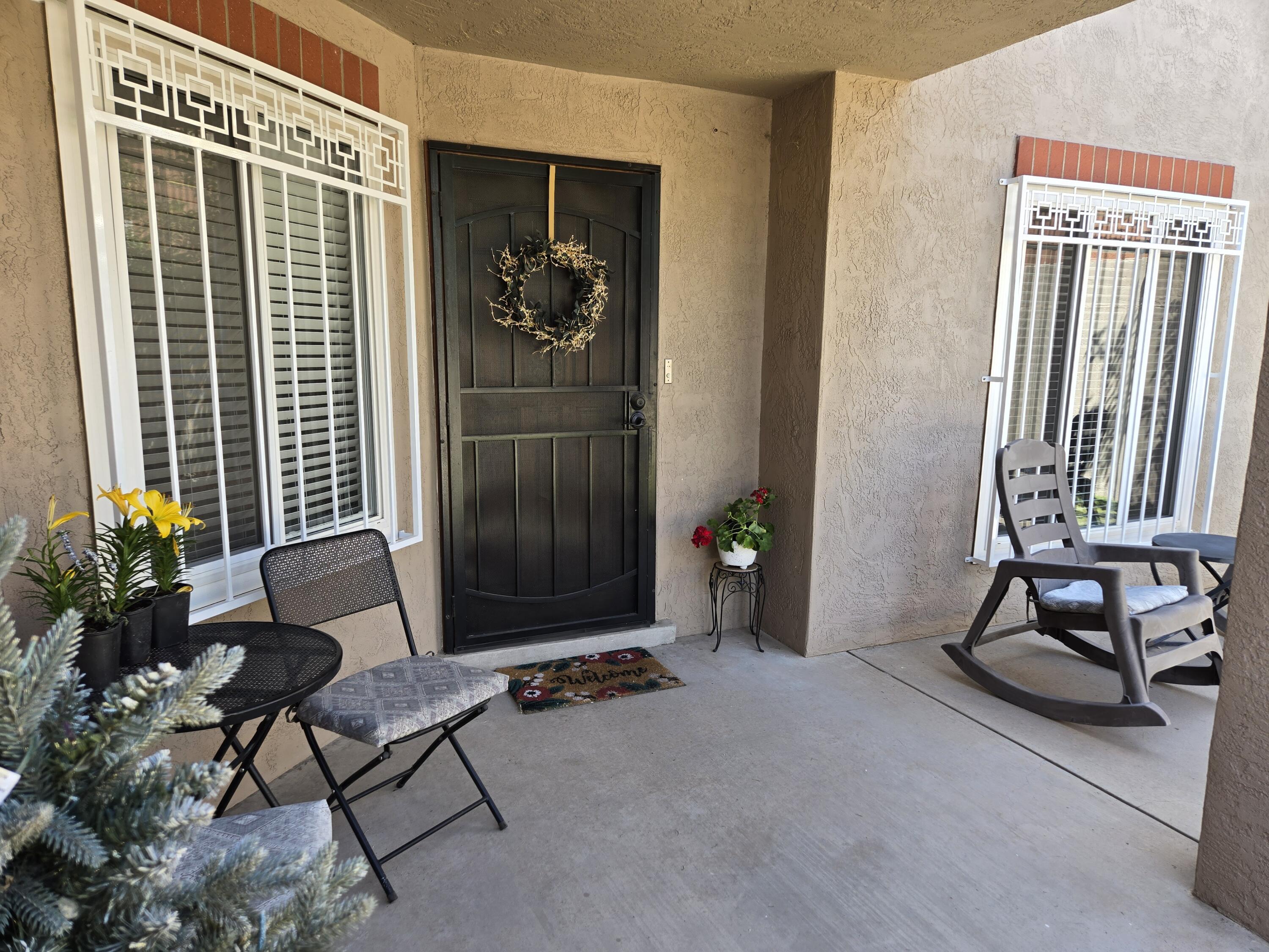 6605 Casa Loma NE