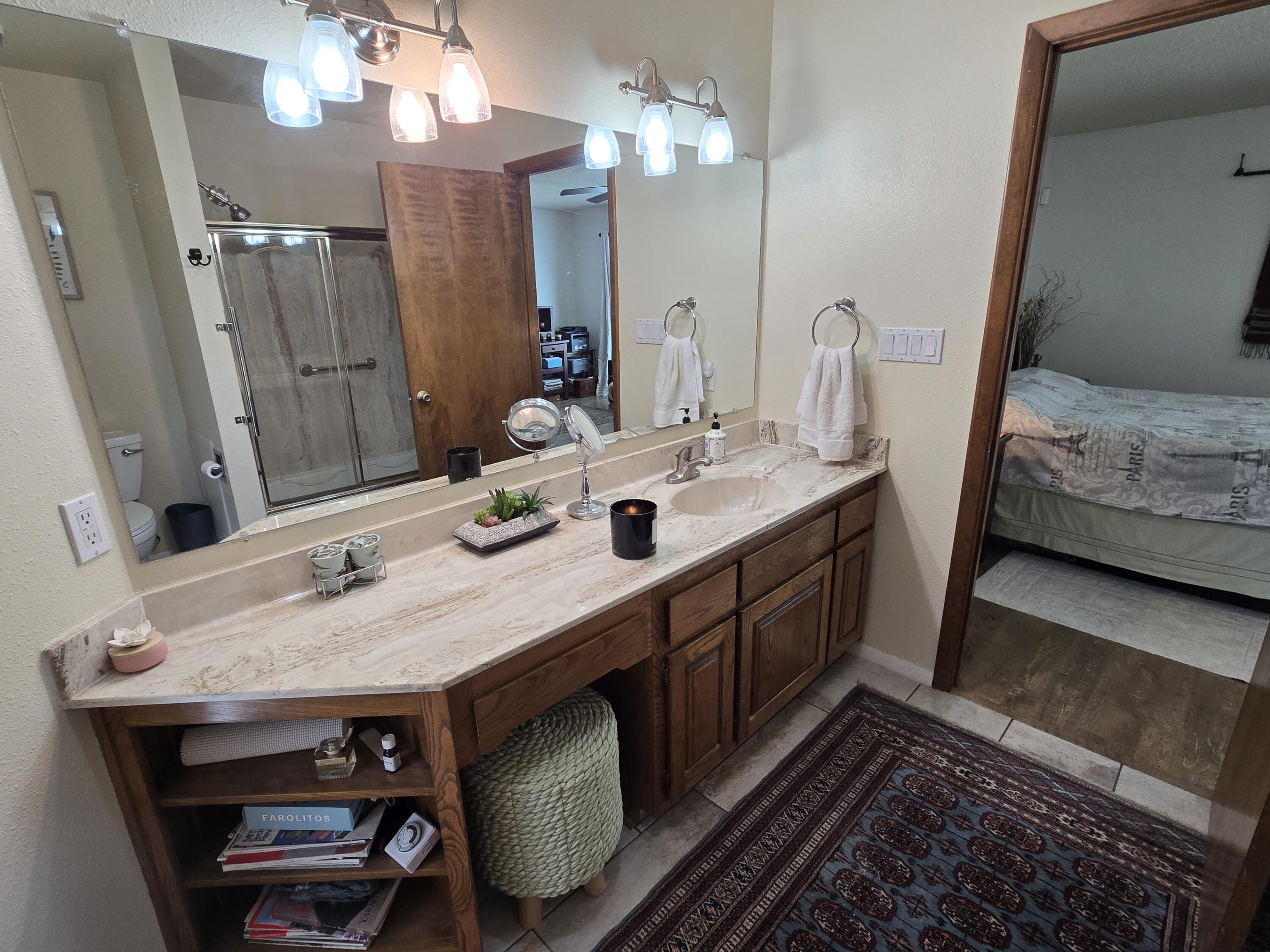 6605 Casa Loma NE