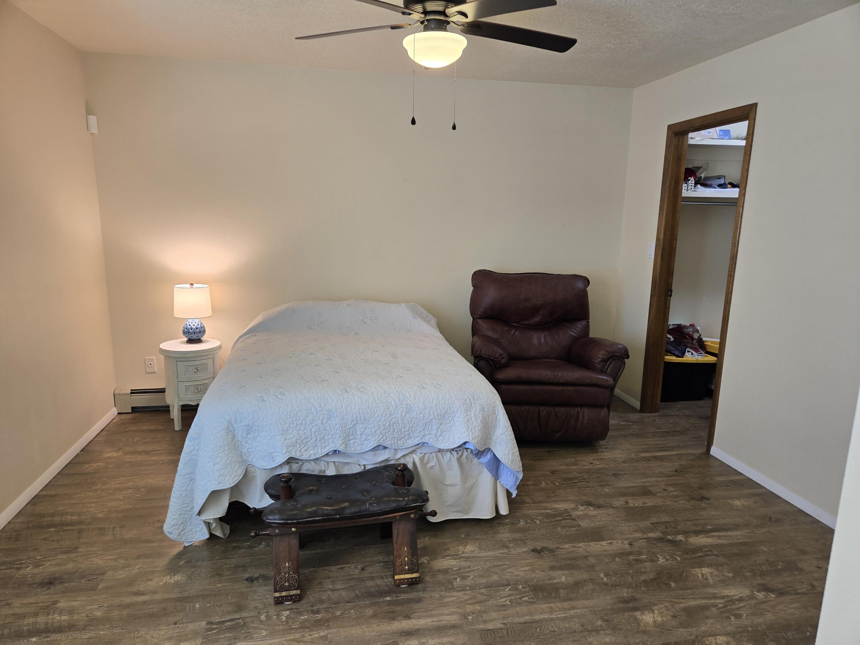 6605 Casa Loma NE