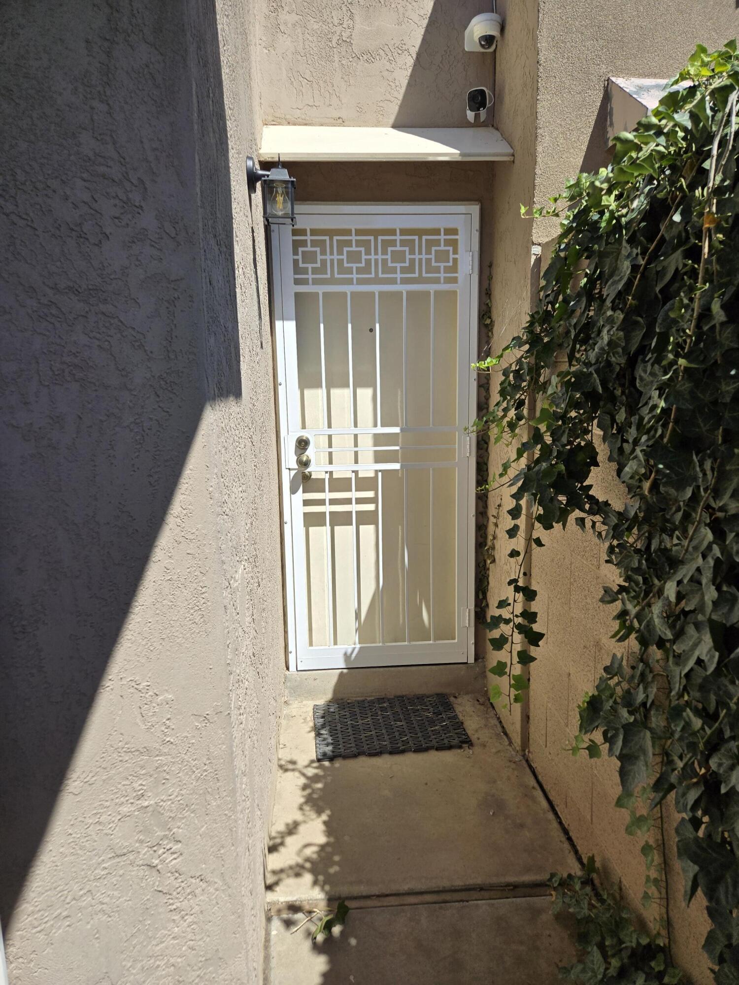 6605 Casa Loma NE