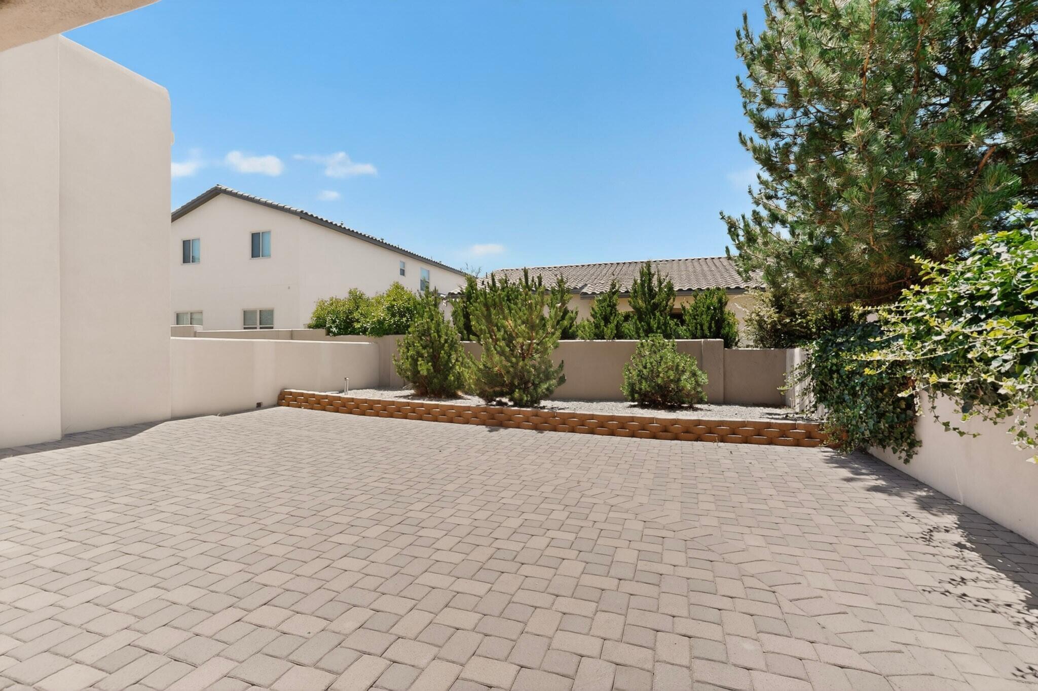 8720 Desert Fox Way NE