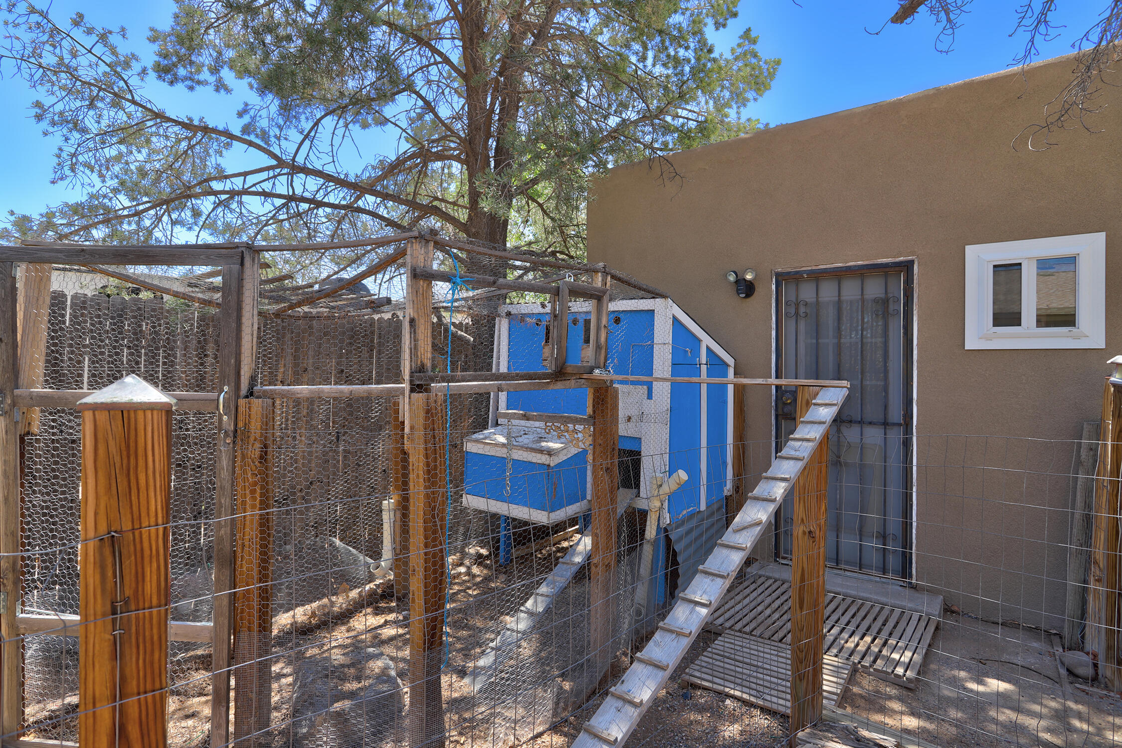 911 Palmas Altas Drive SE