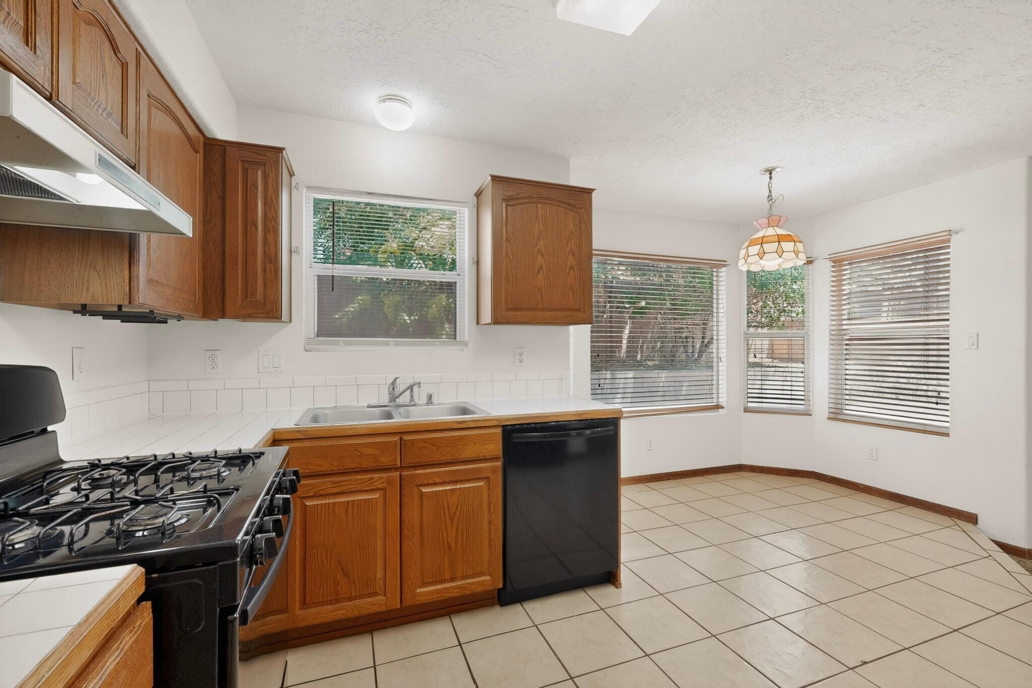 8908 Henriette Wyeth Drive NE