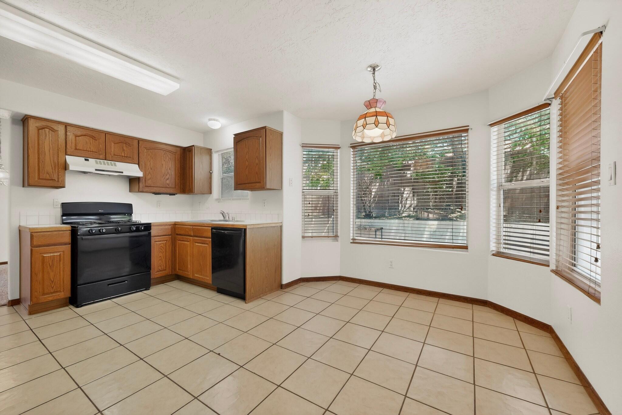 8908 Henriette Wyeth Drive NE