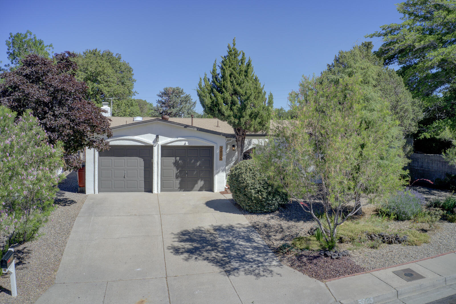 3805 Valerie Place NE