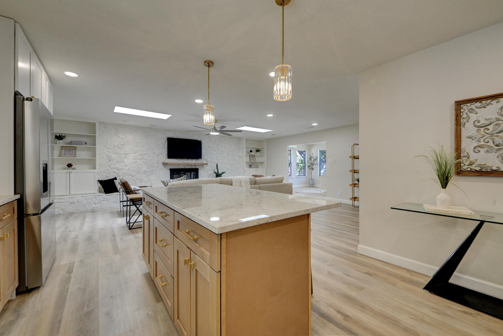 3805 Valerie Place NE