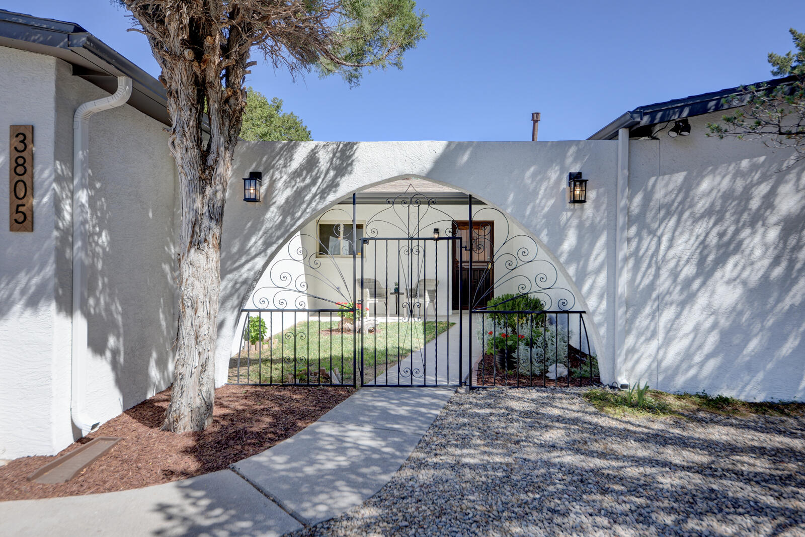 3805 Valerie Place NE