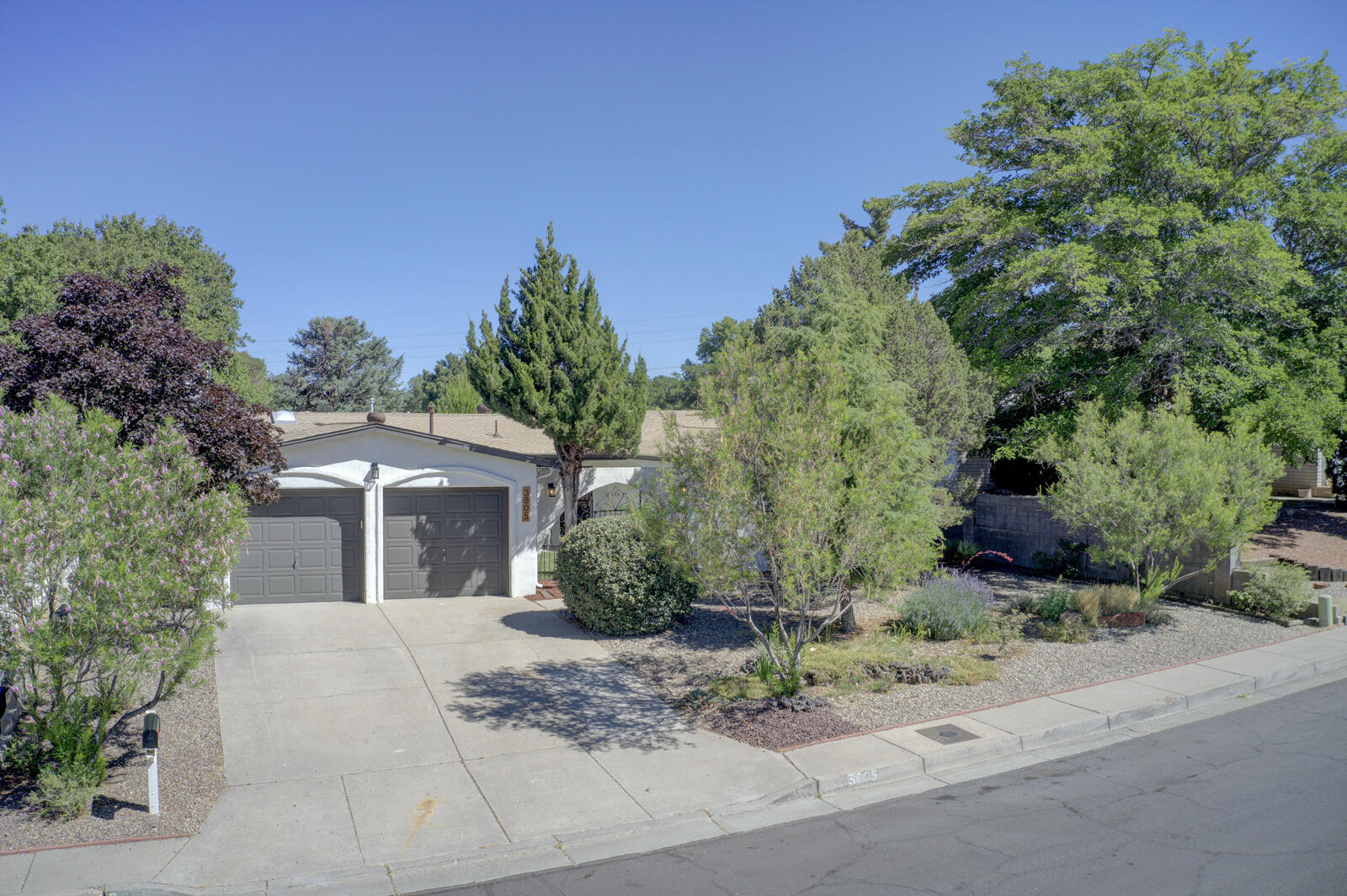 3805 Valerie Place NE