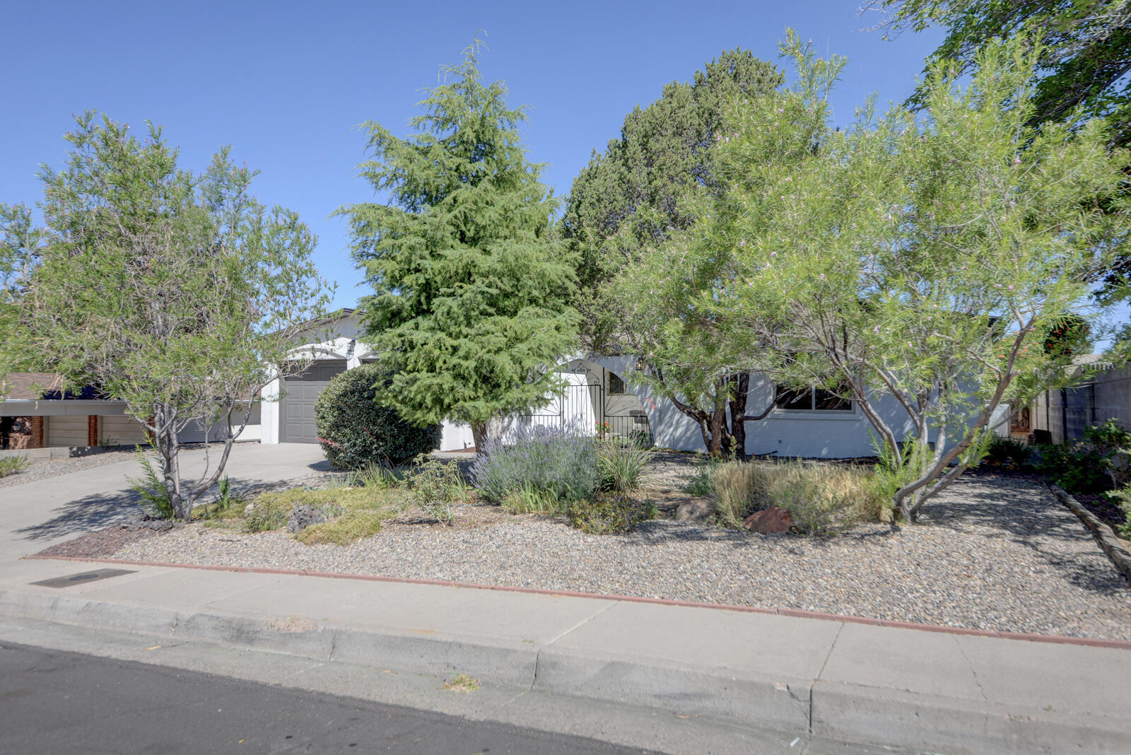 3805 Valerie Place NE