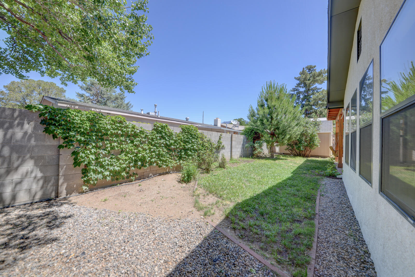 3805 Valerie Place NE