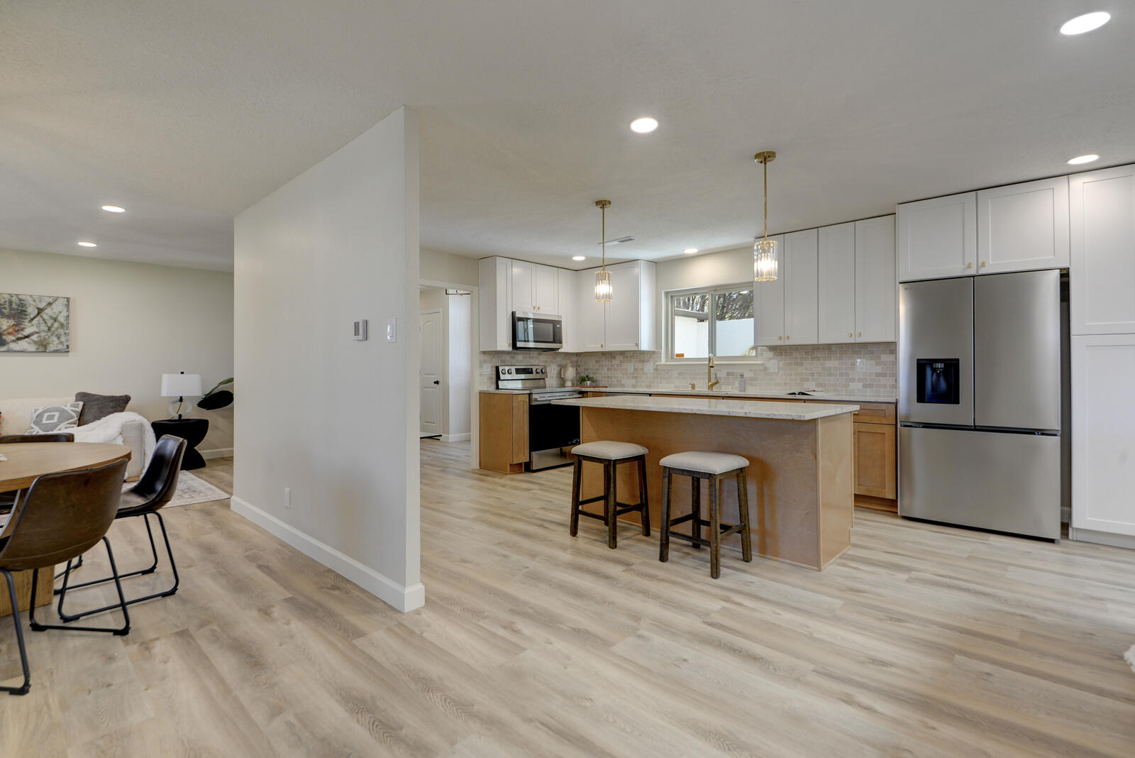 3805 Valerie Place NE