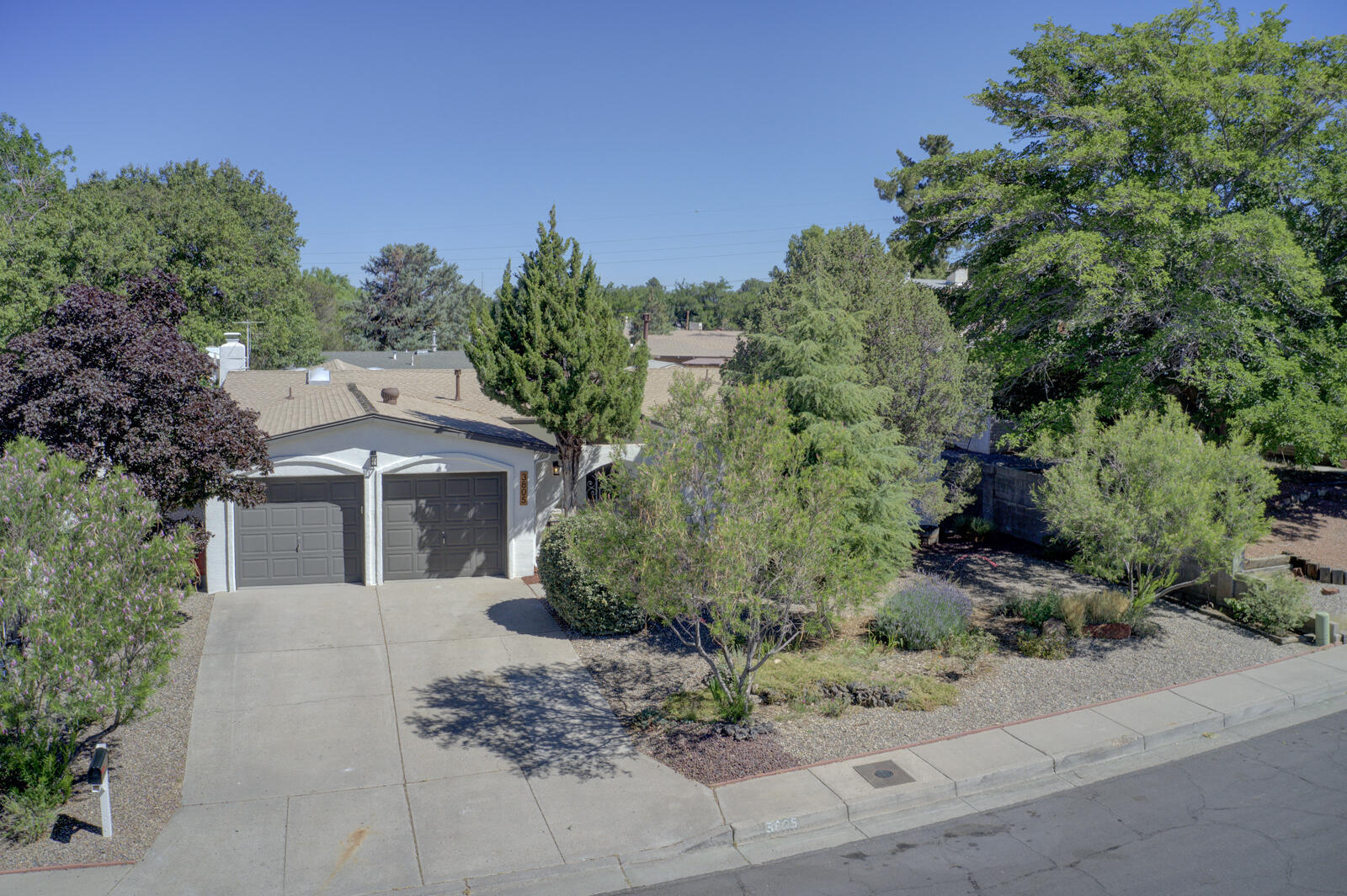 3805 Valerie Place NE