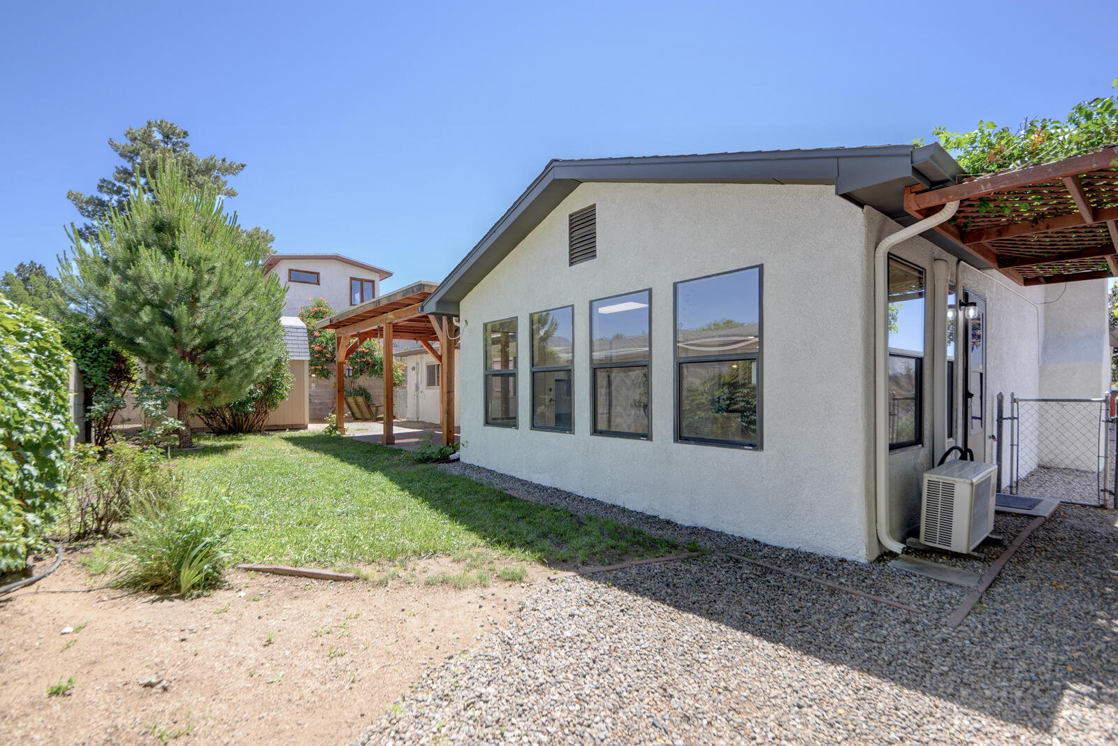 3805 Valerie Place NE