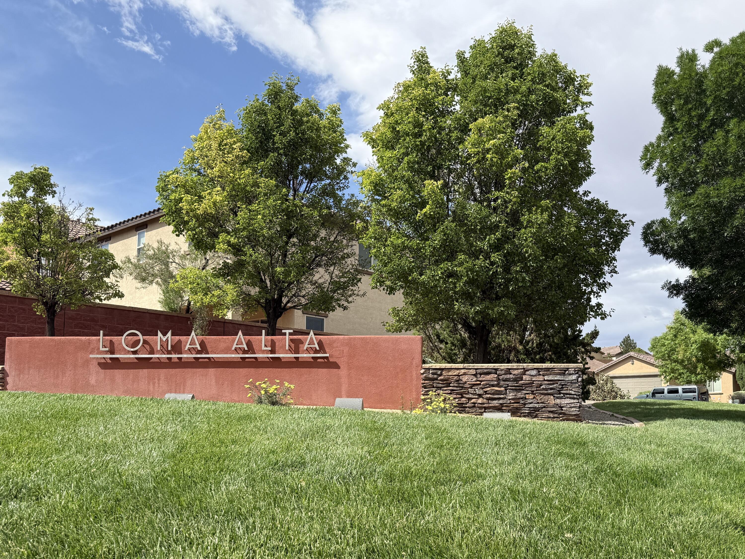 4025 Loma Alta Avenue NE