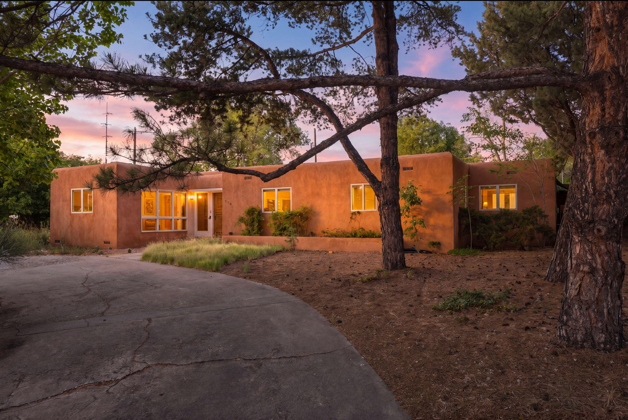 414 Vassar Drive NE