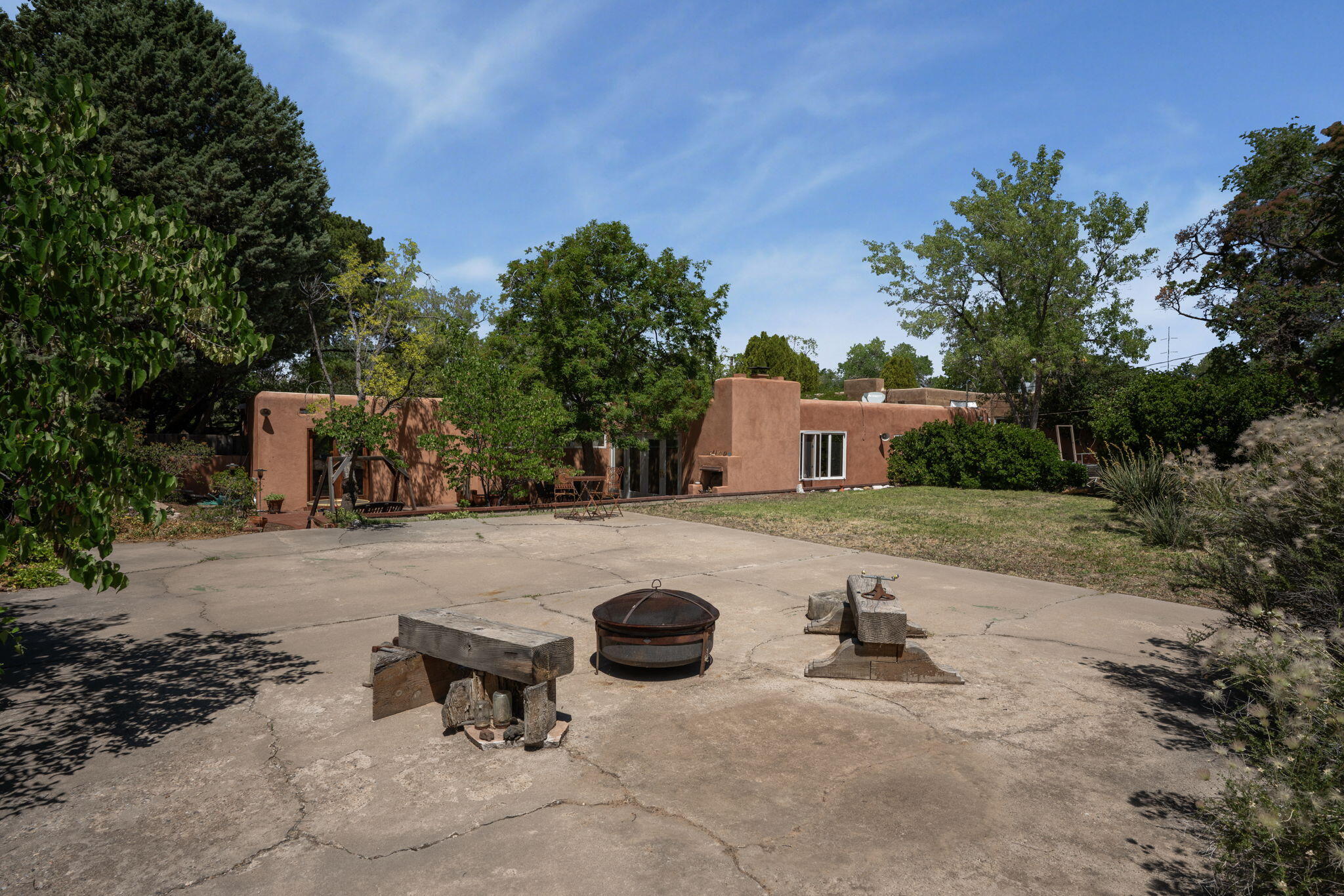 414 Vassar Drive NE