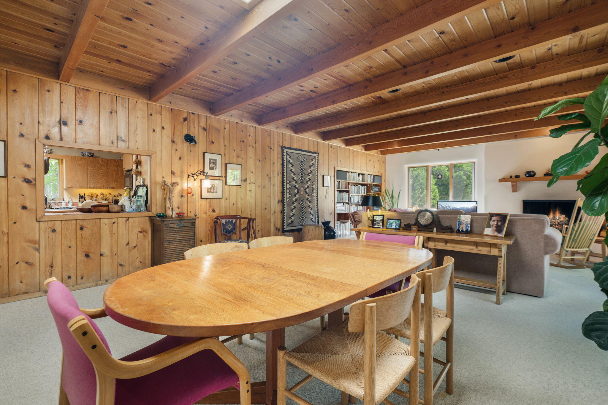 414 Vassar Drive NE