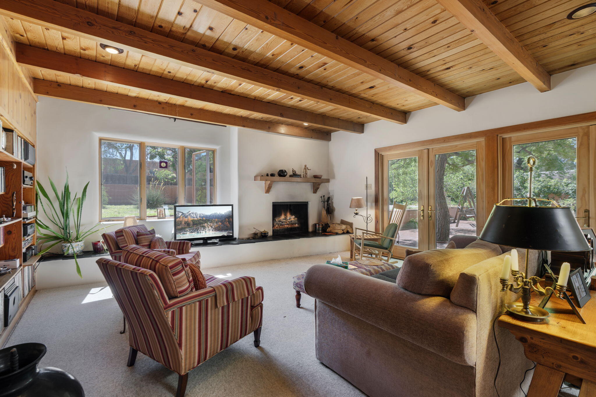 414 Vassar Drive NE
