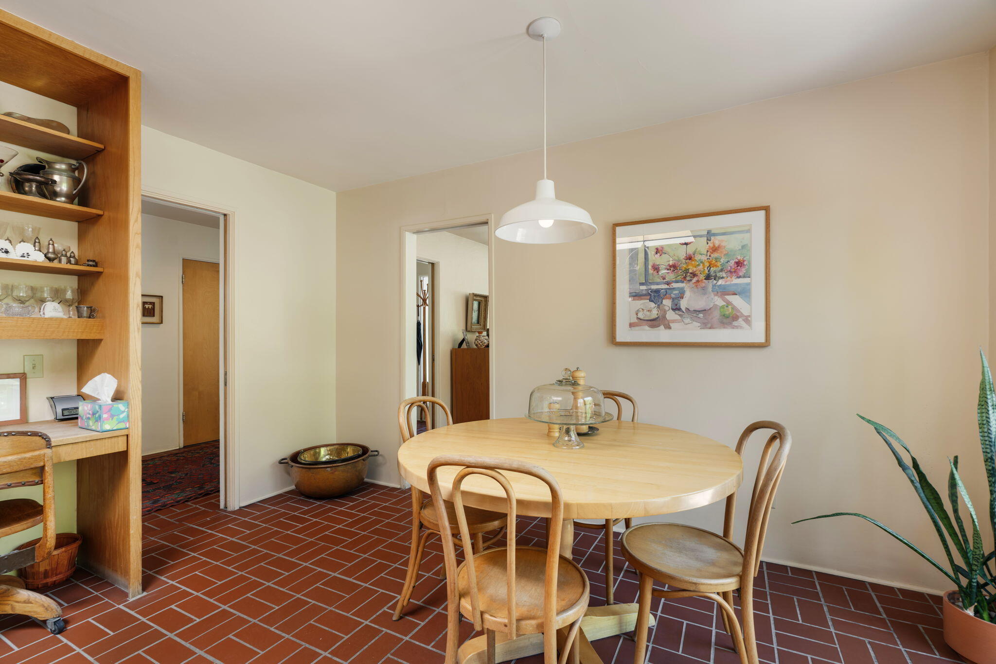414 Vassar Drive NE