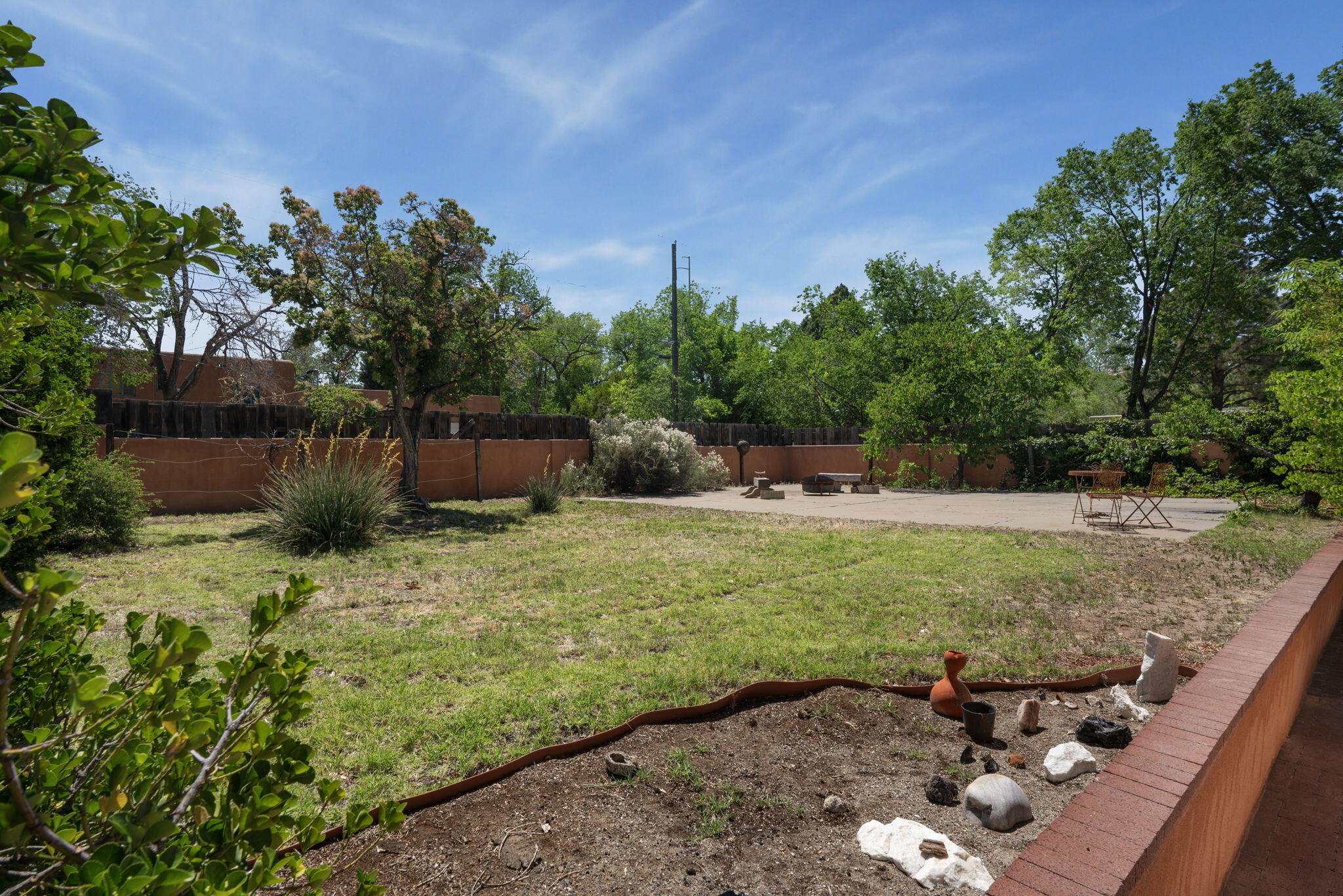 414 Vassar Drive NE