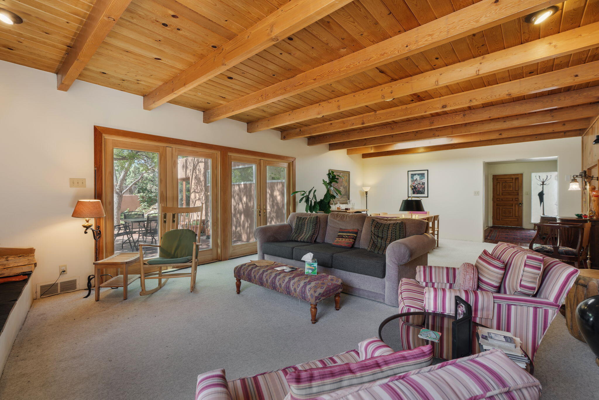 414 Vassar Drive NE