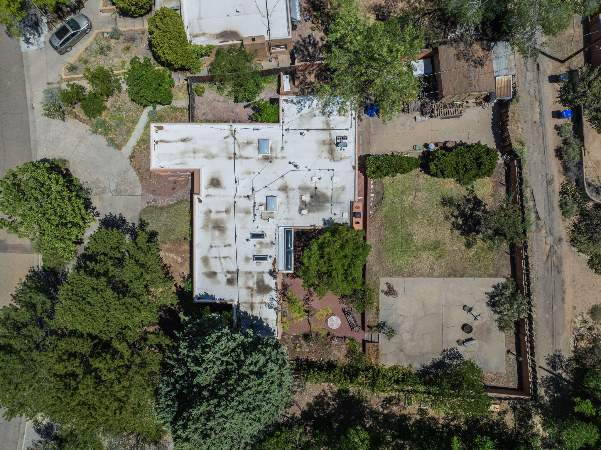 414 Vassar Drive NE
