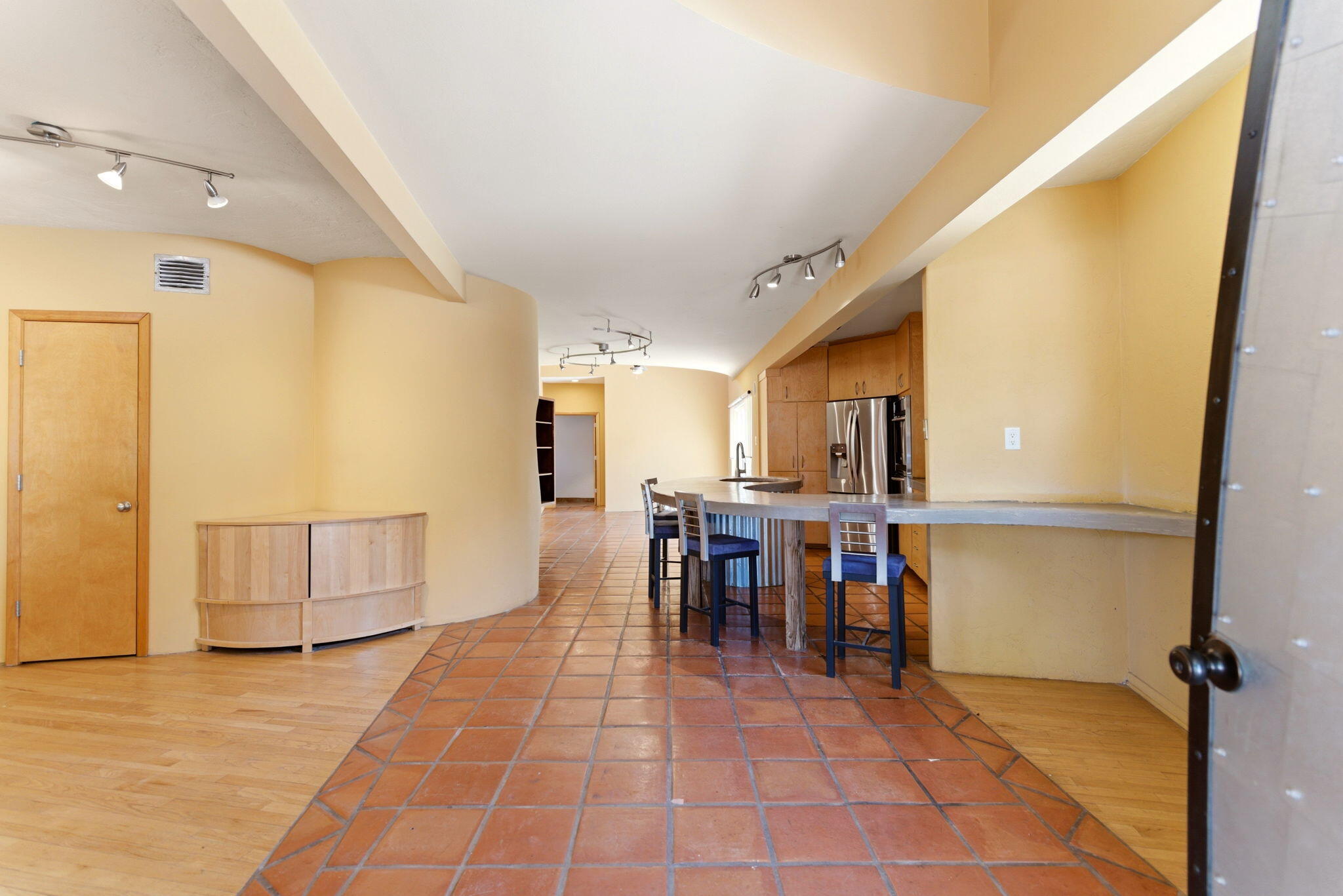 420 Aliso Drive NE