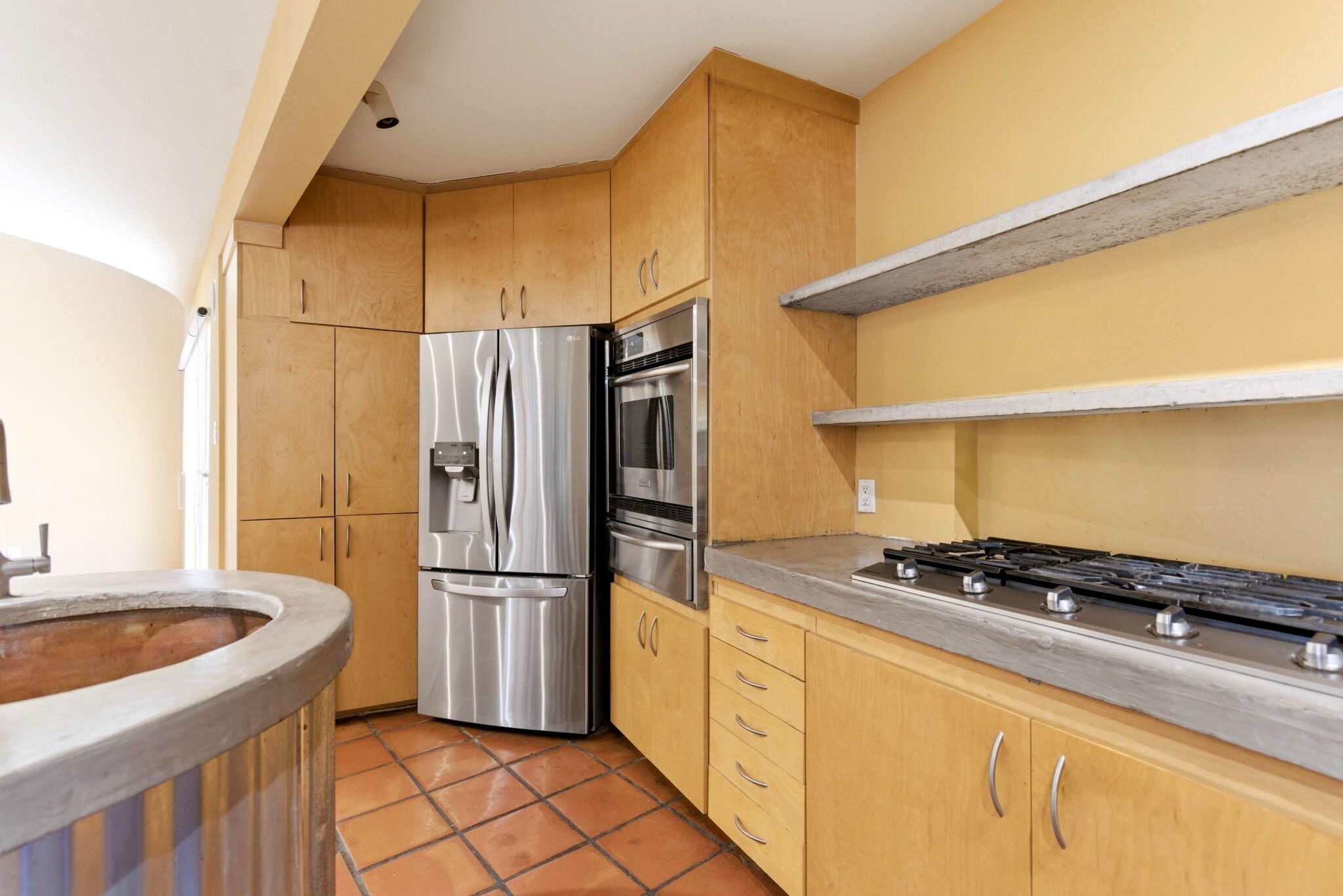 420 Aliso Drive NE
