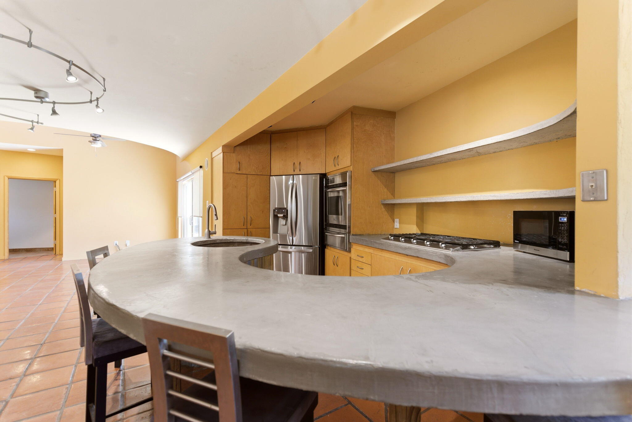 420 Aliso Drive NE