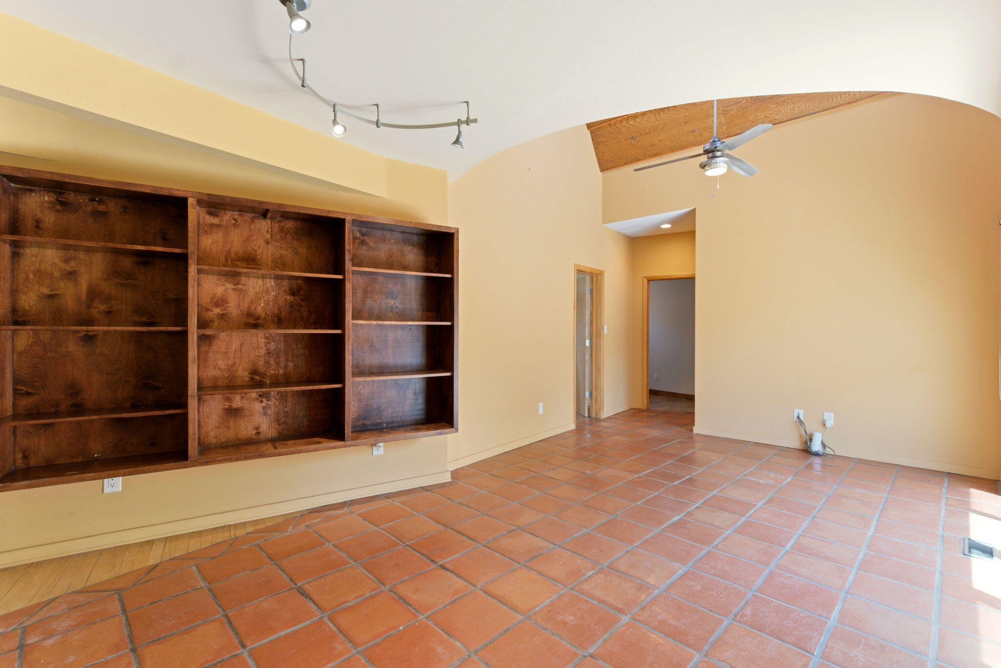 420 Aliso Drive NE
