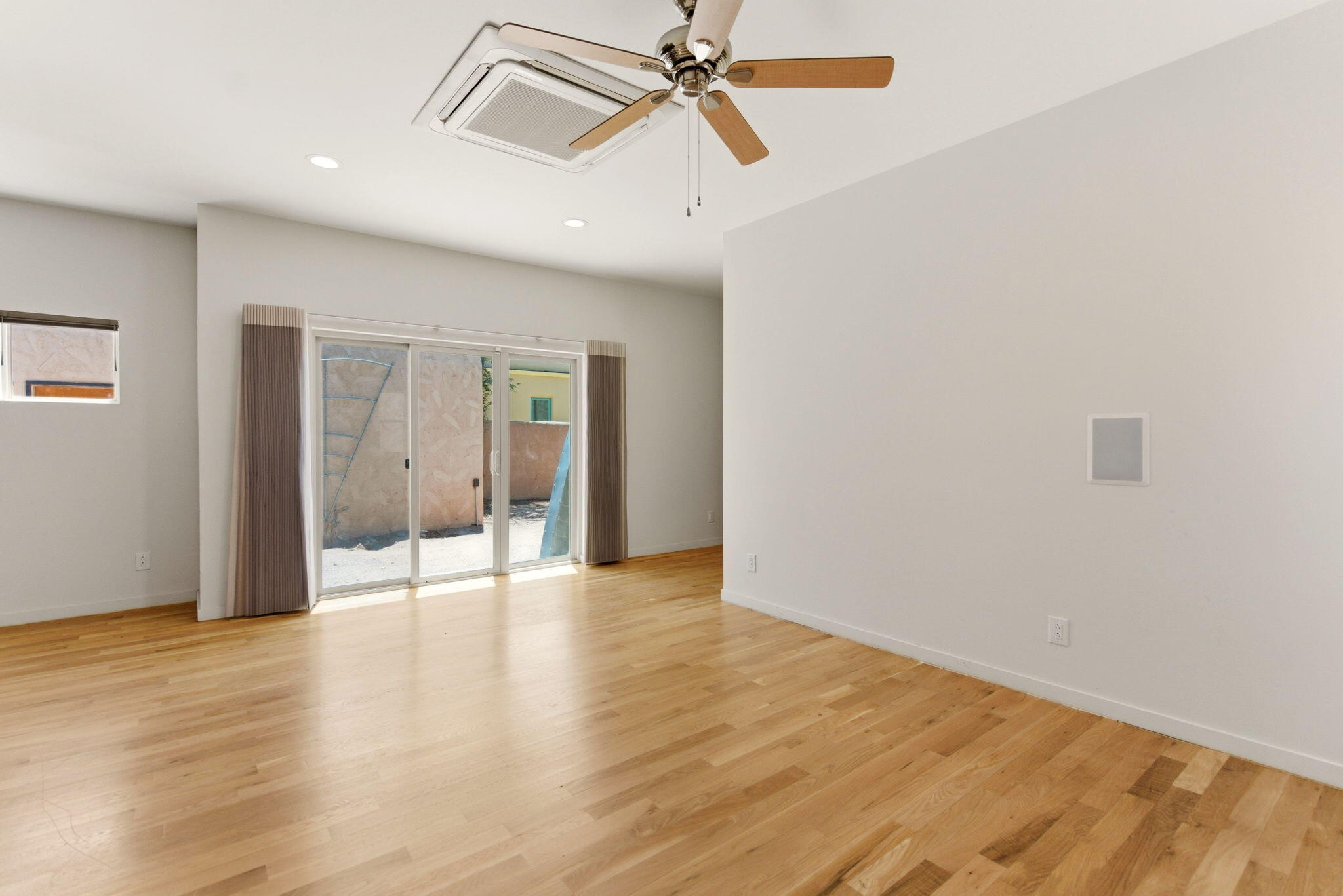 420 Aliso Drive NE