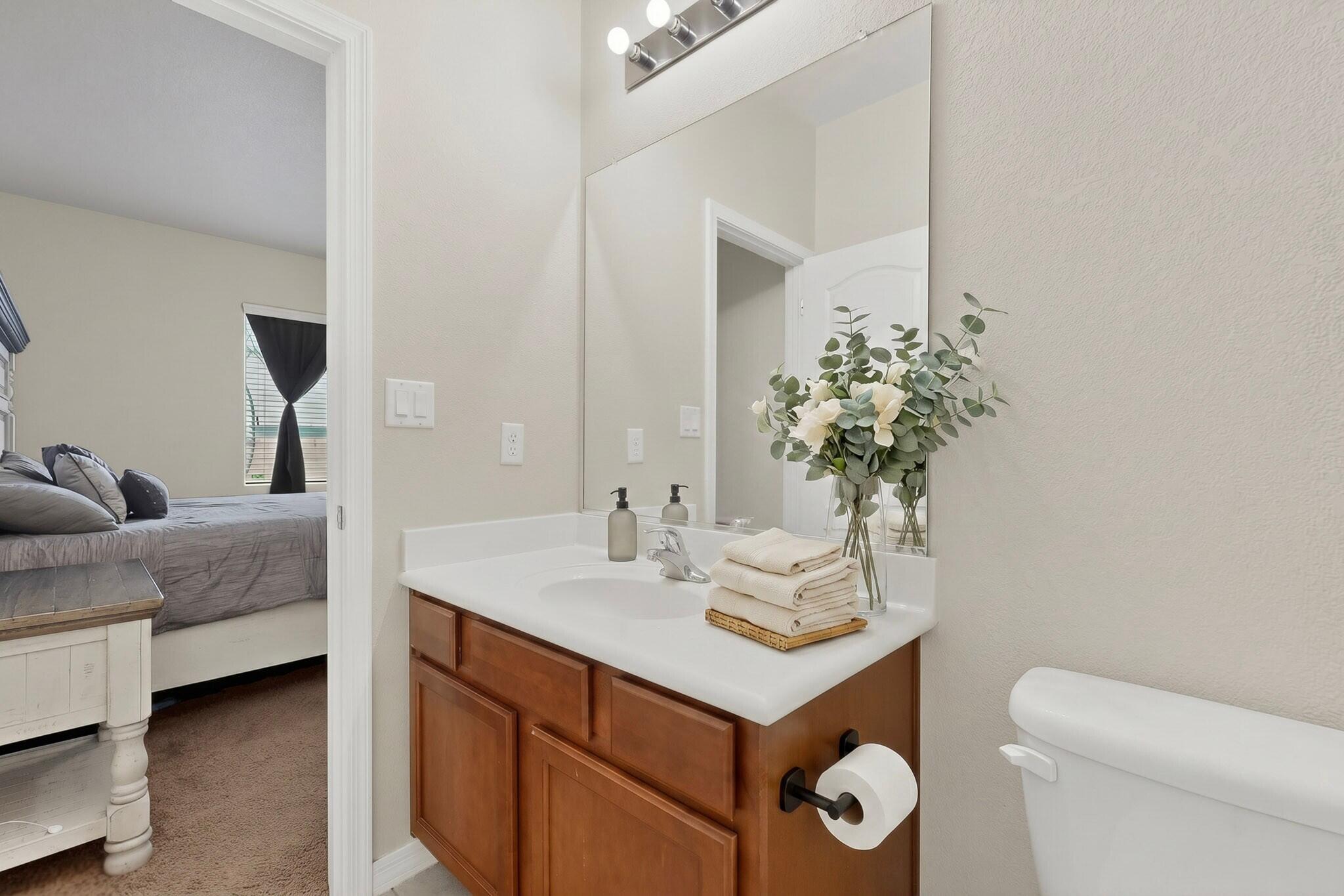 1818 Buckskin Loop NE