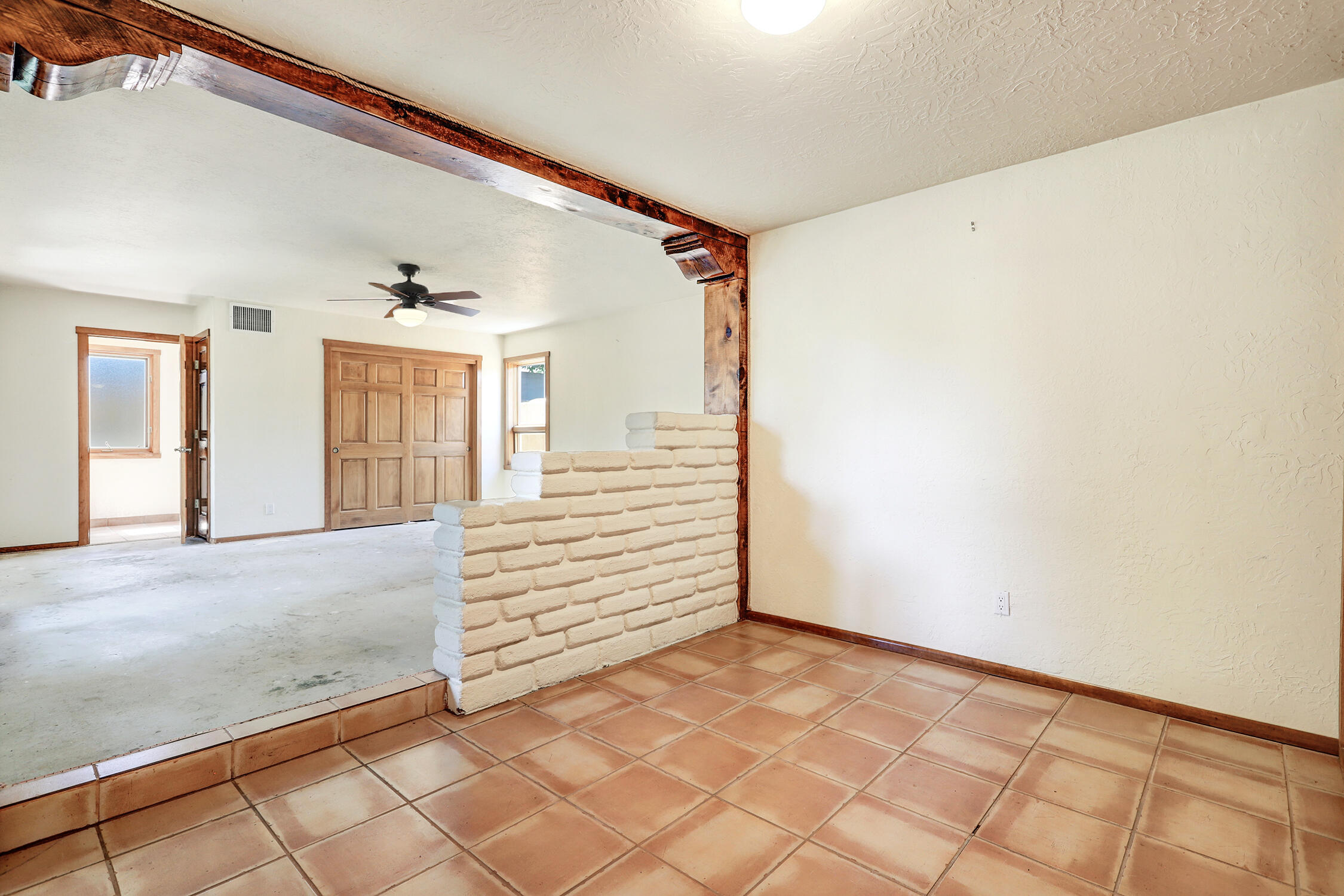 1614 Aliso Drive NE