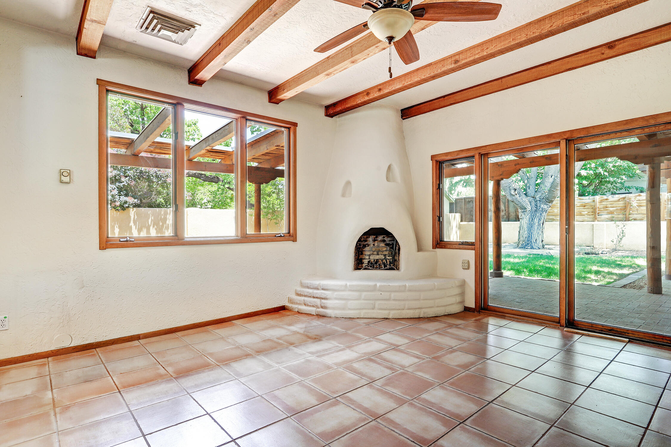 1614 Aliso Drive NE