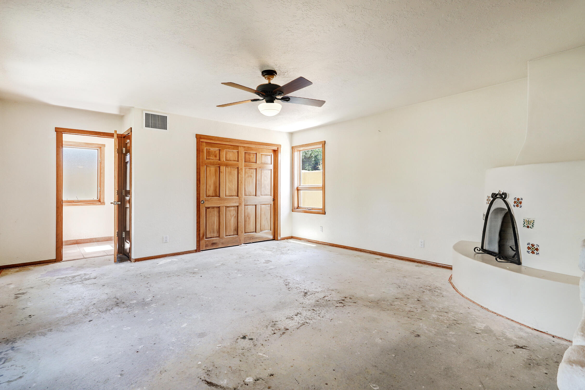 1614 Aliso Drive NE