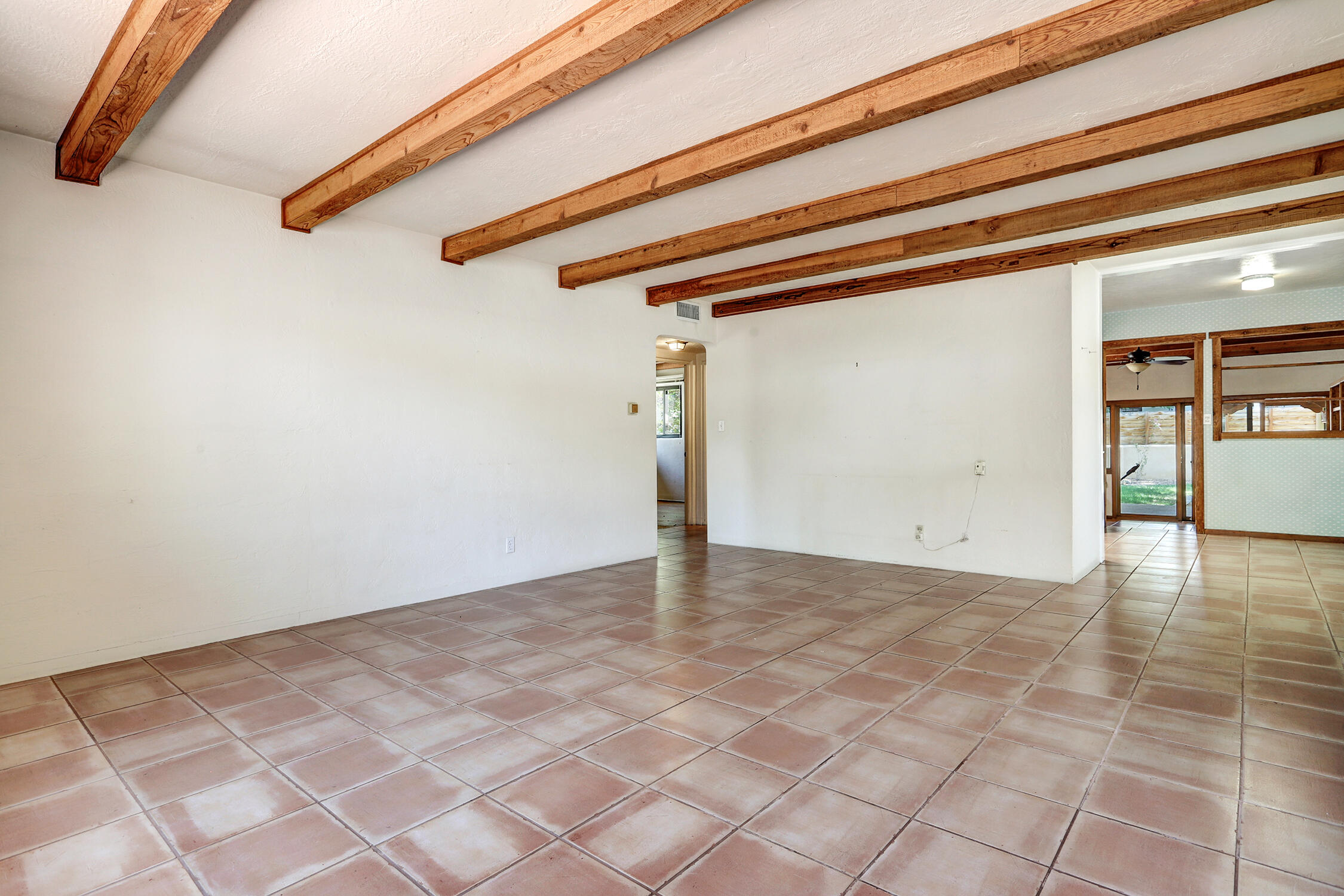 1614 Aliso Drive NE