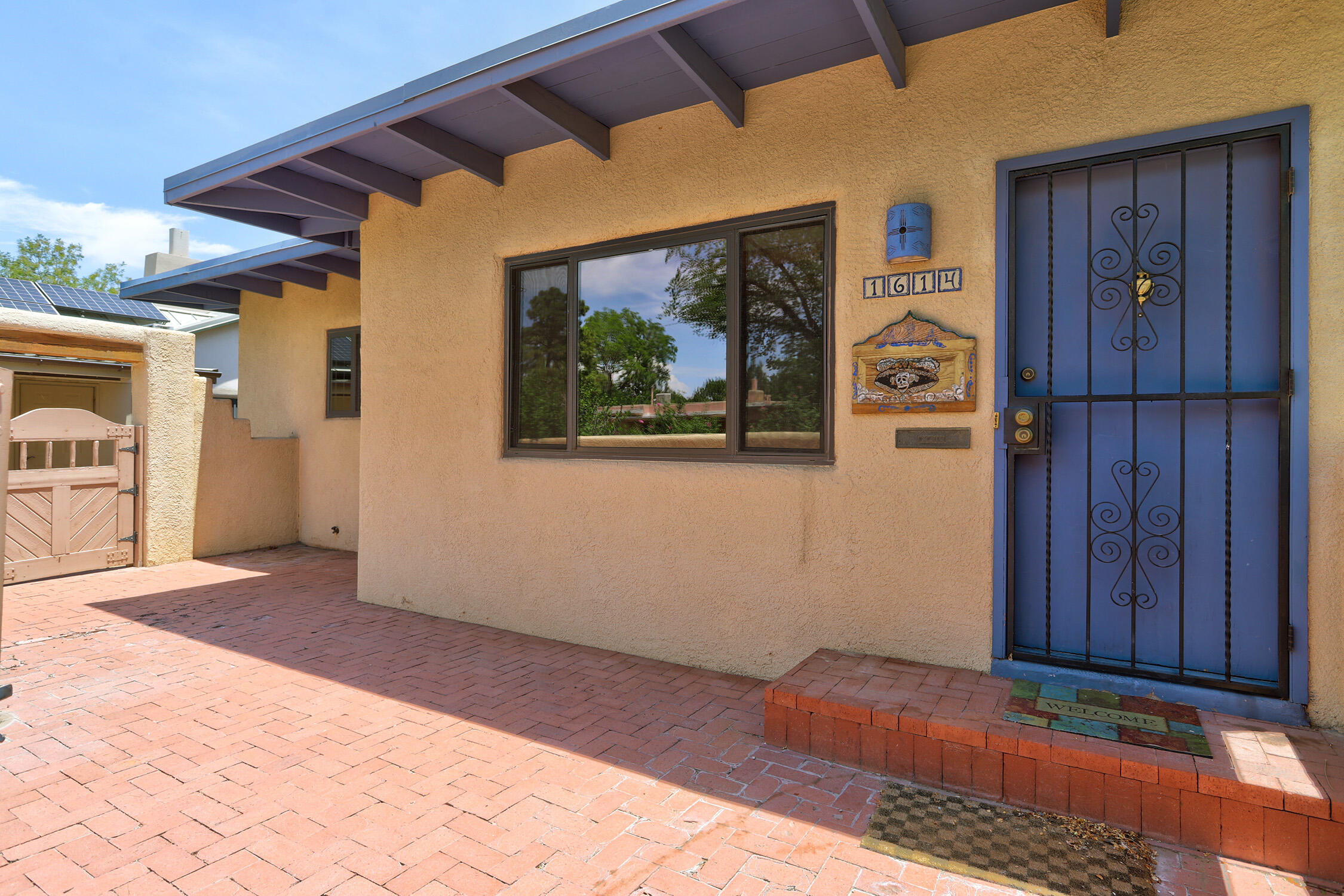 1614 Aliso Drive NE