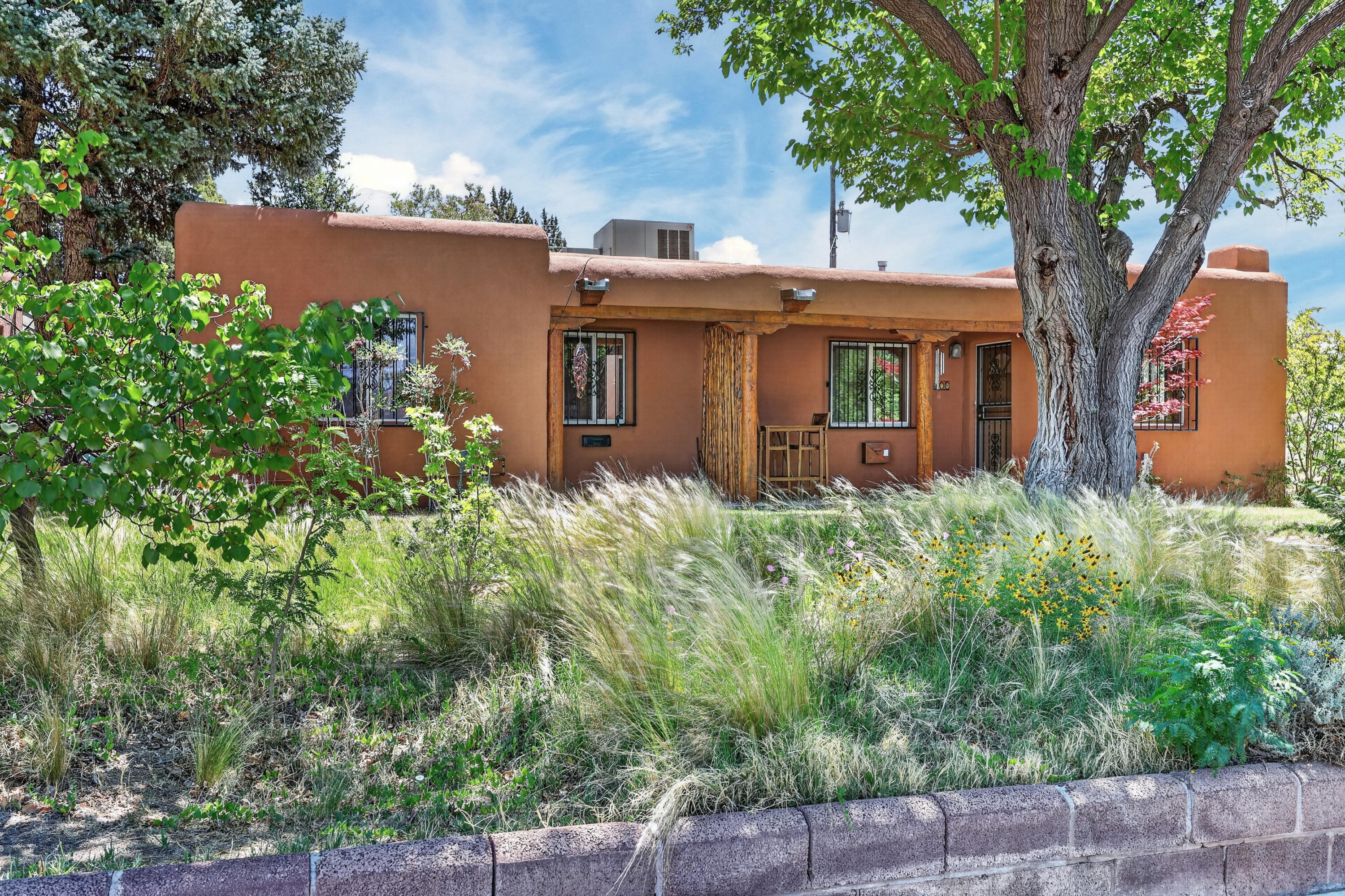 600 Valencia Drive NE