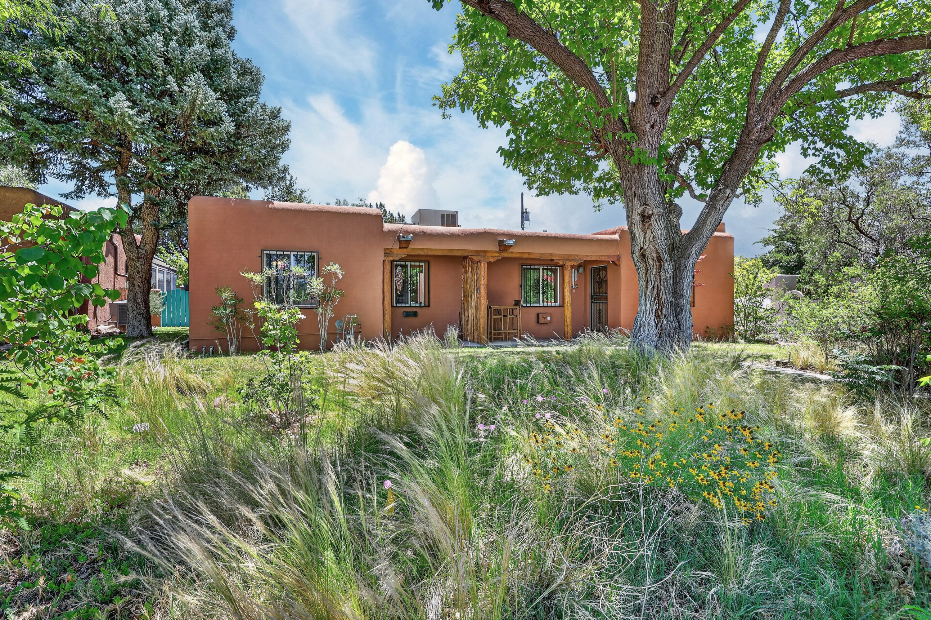 600 Valencia Drive NE