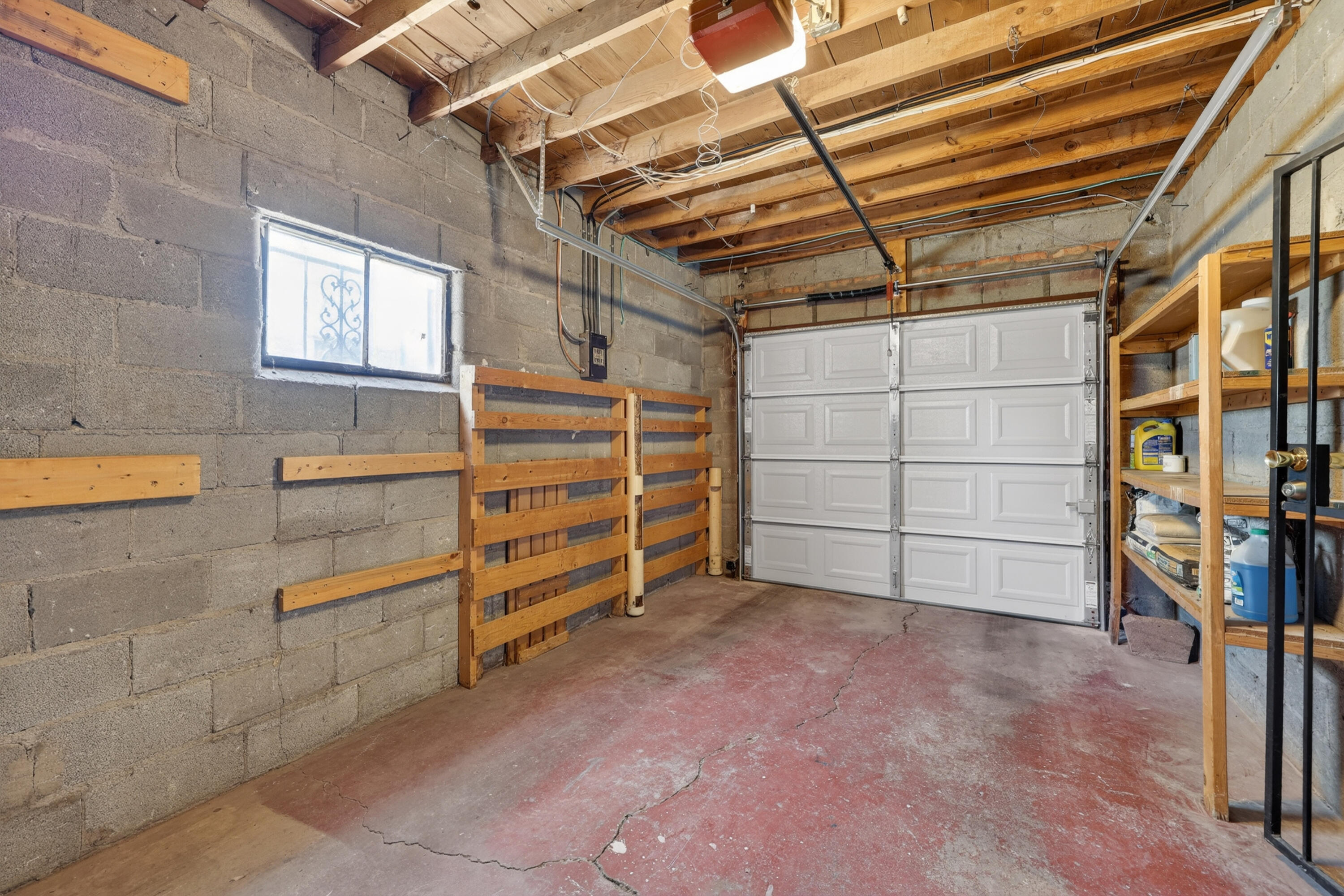 600 Valencia Drive NE
