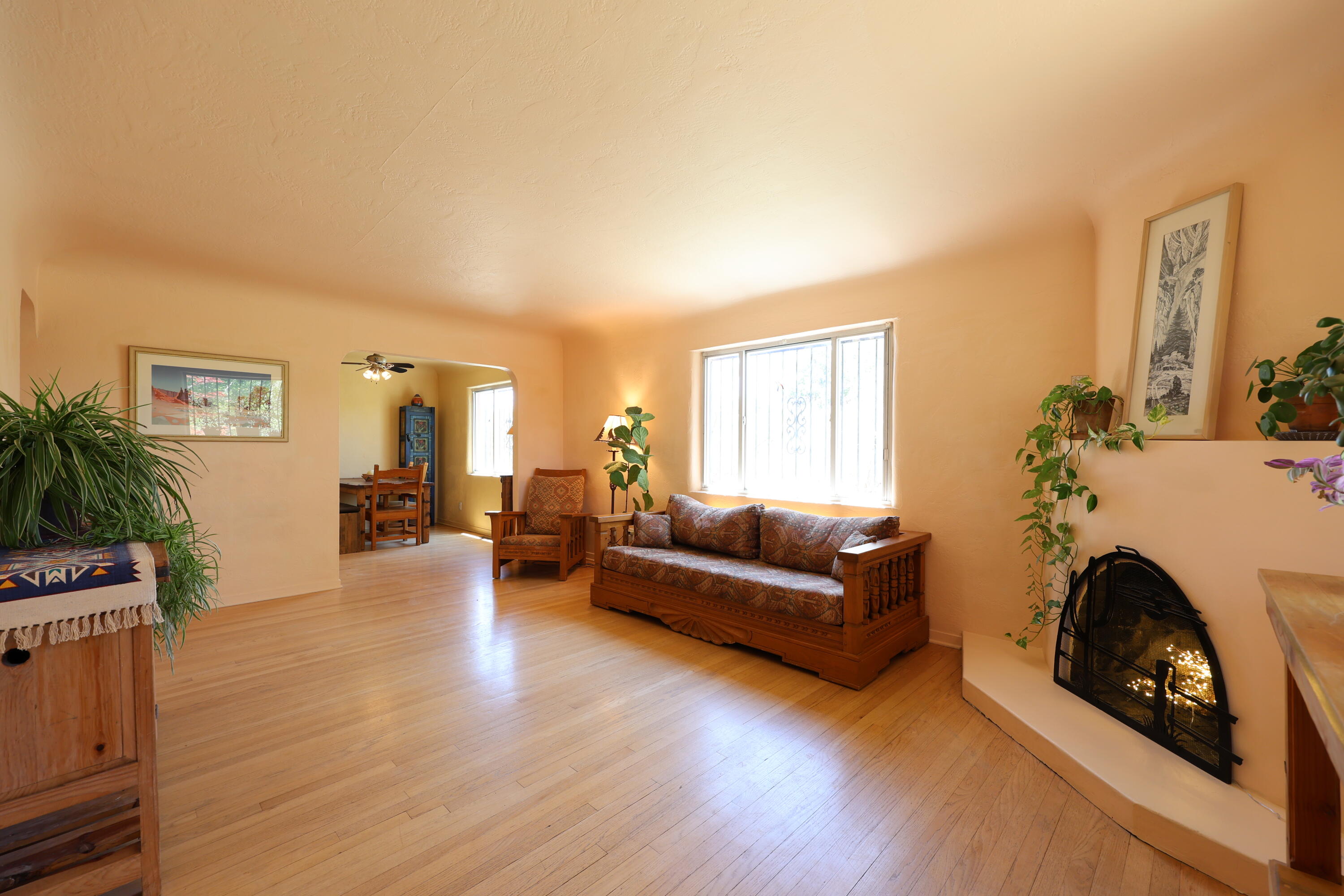 600 Valencia Drive NE
