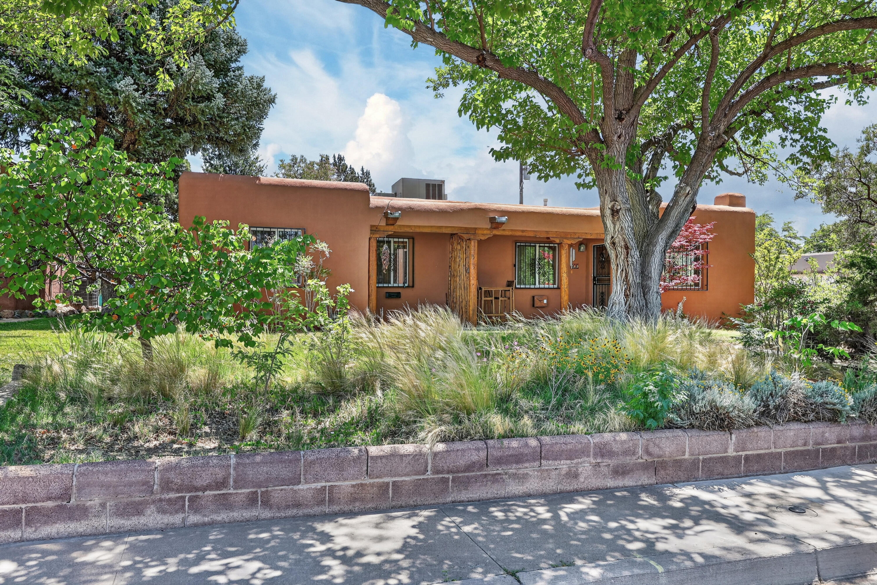 600 Valencia Drive NE