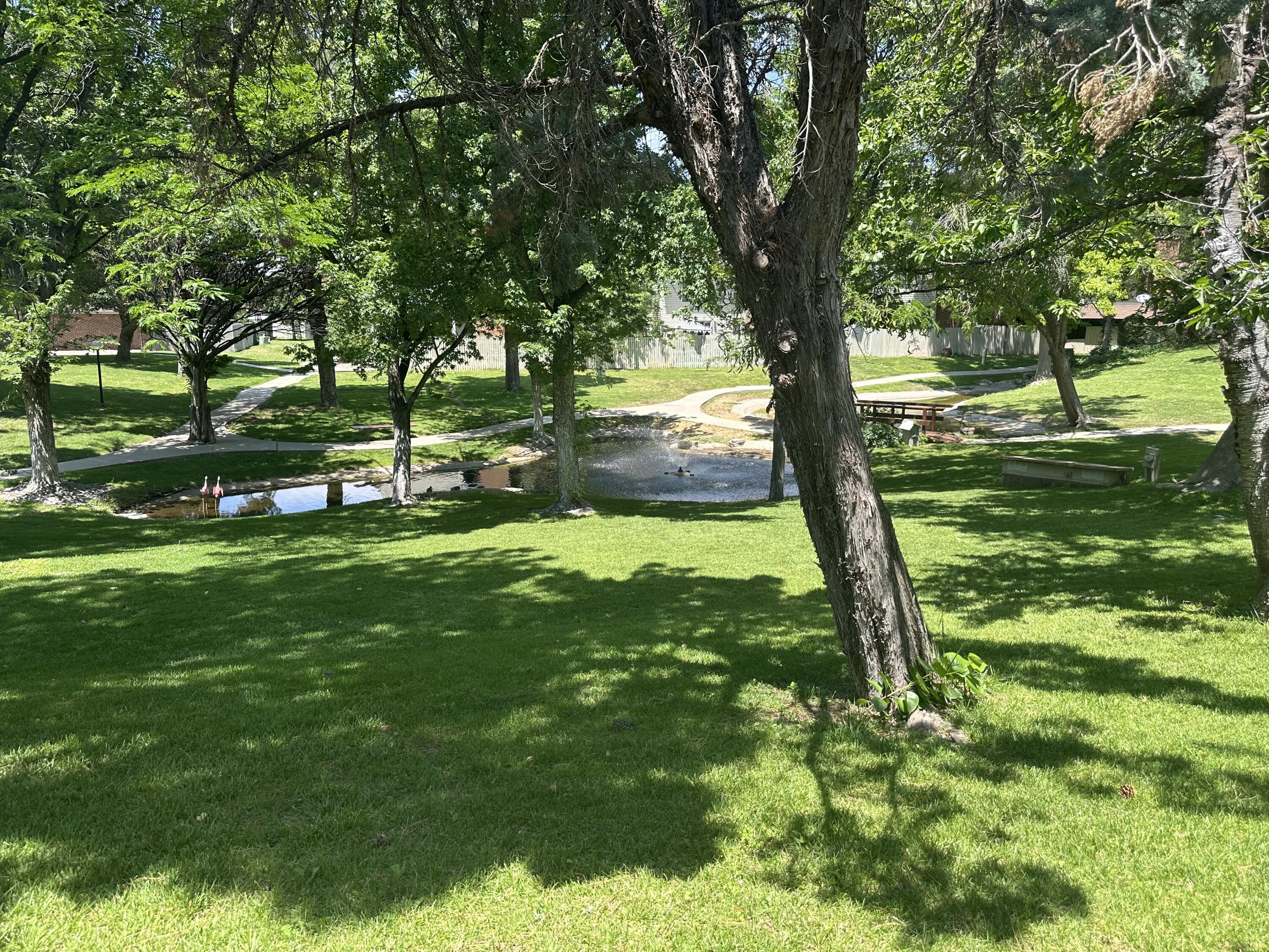 19 Lakeshore Drive NE